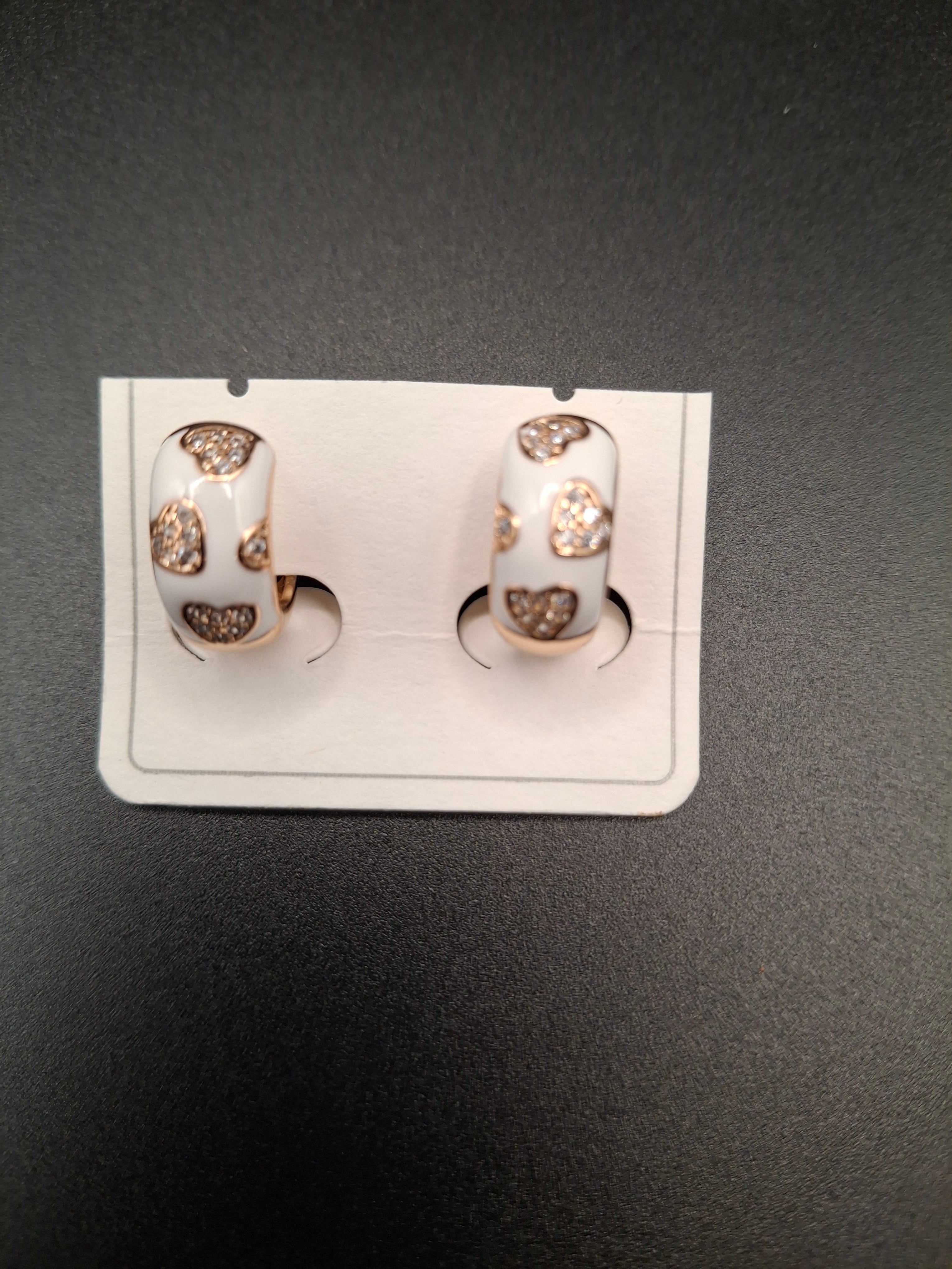 white-cowy-rose-gold-earrings