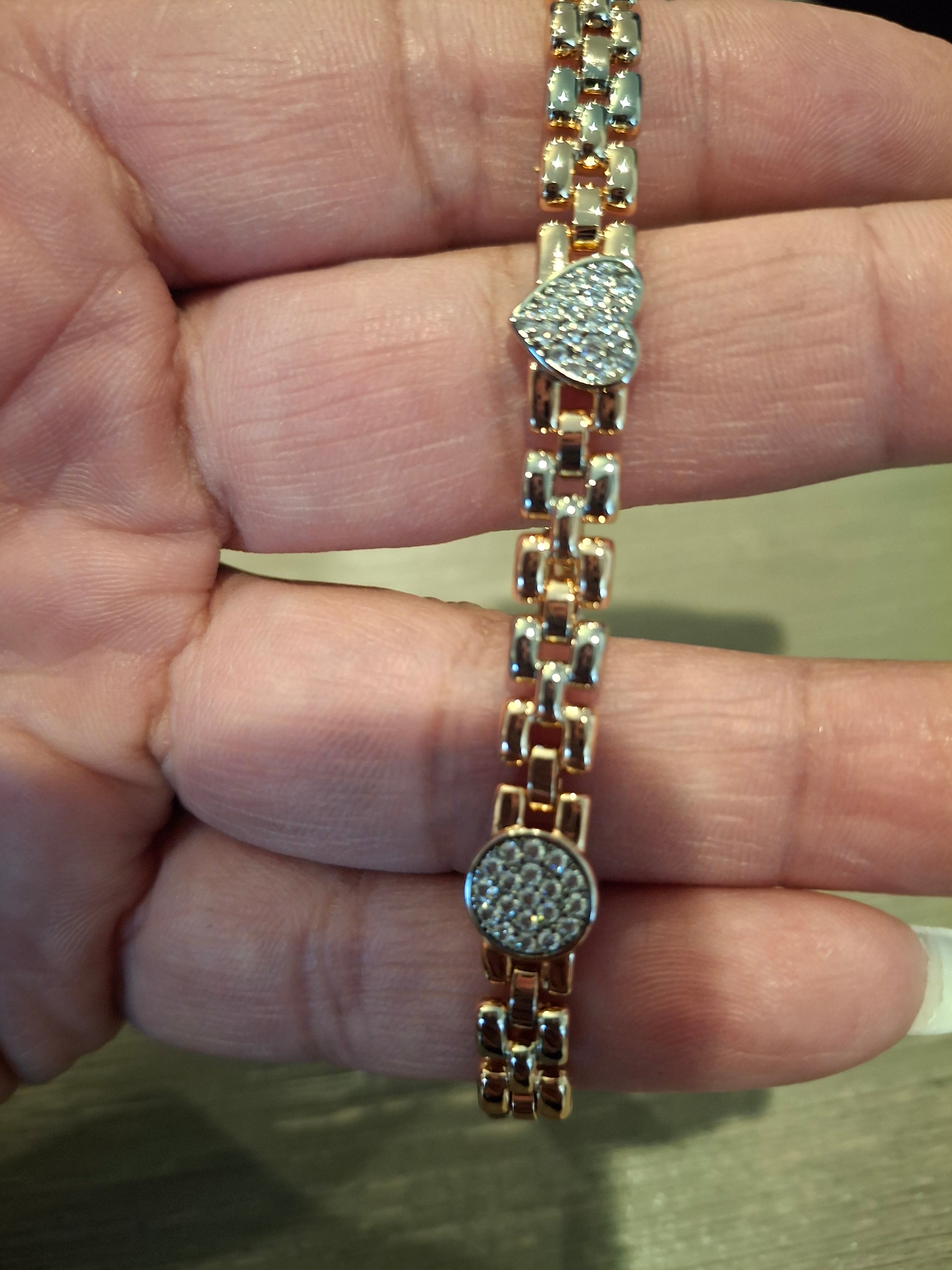 Bracelet with heart and circle accent