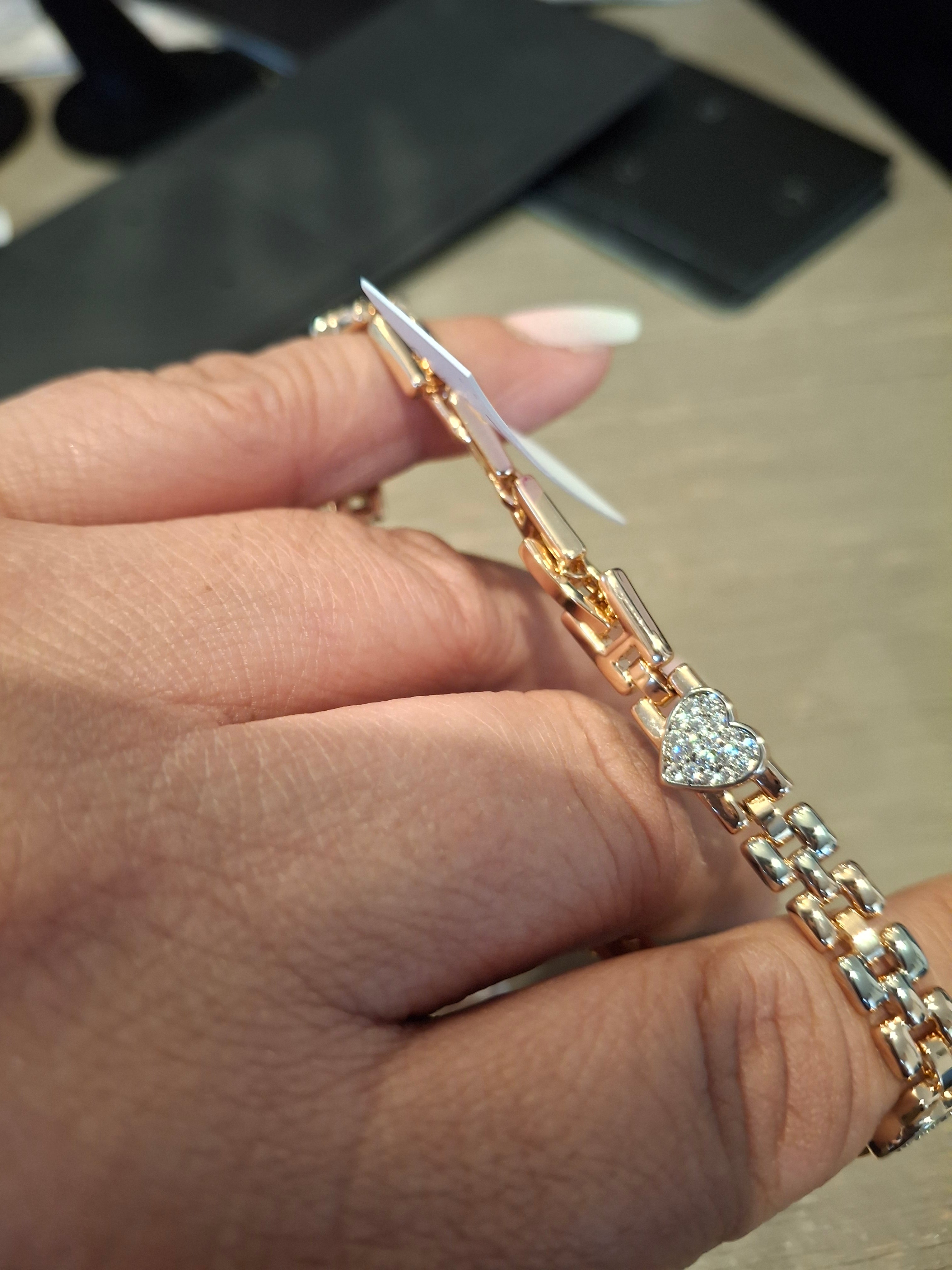 Bracelet with heart and circle accent