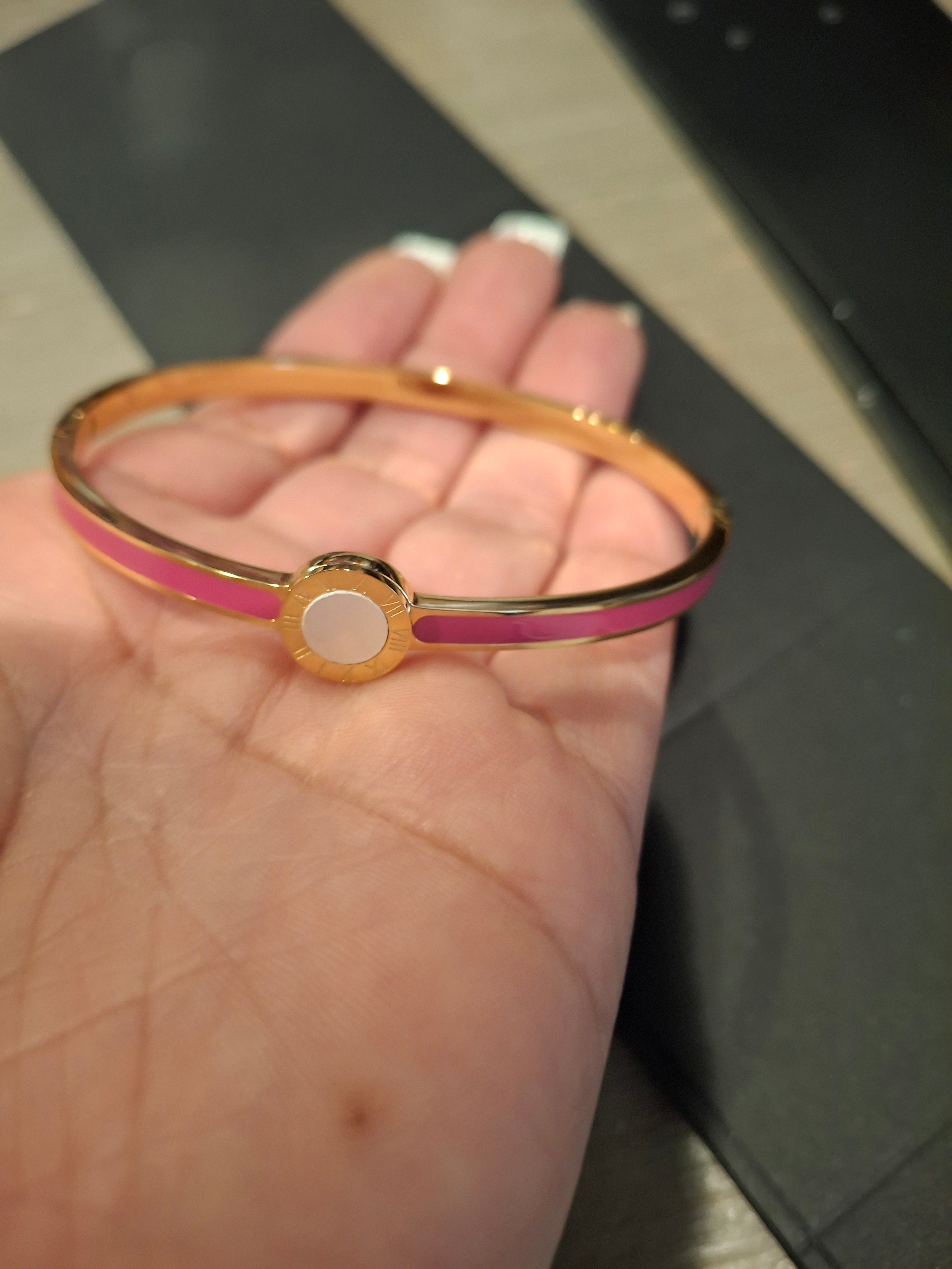 Pink bangle luxury