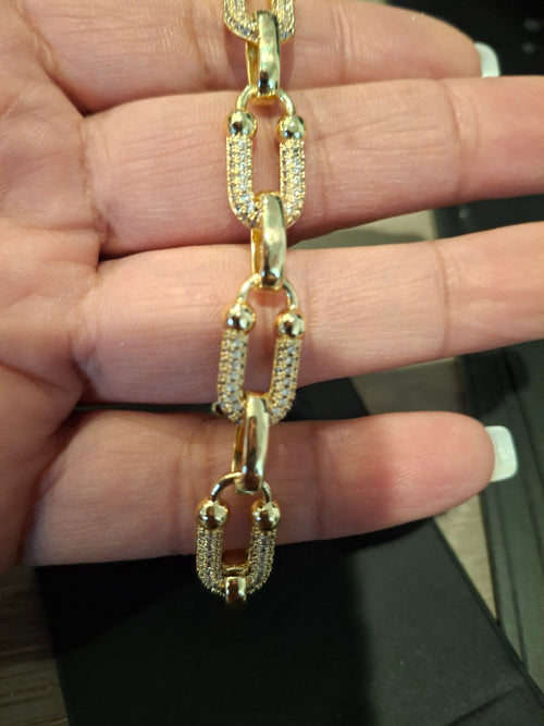 Big circle engage bracelet