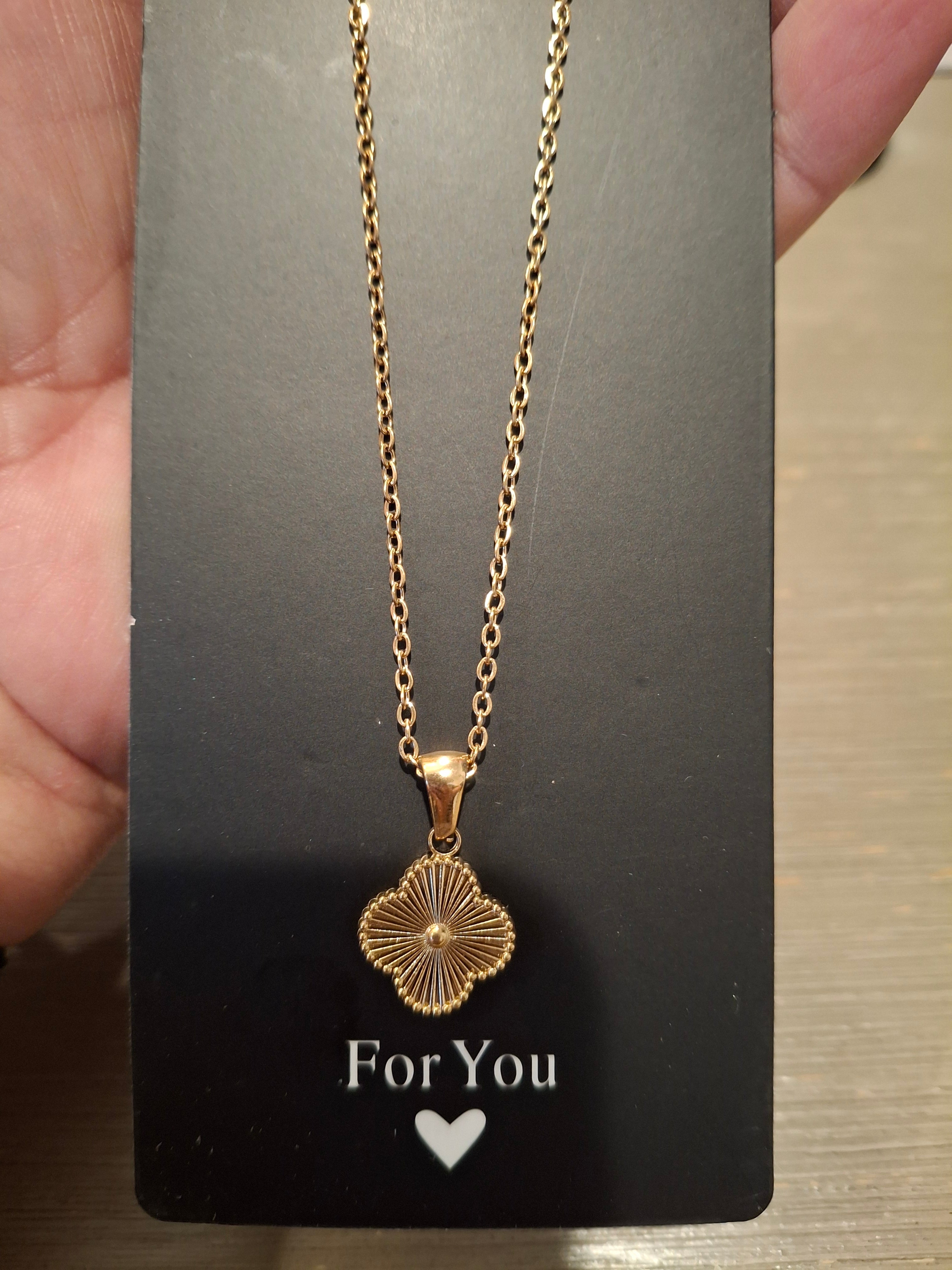 Luxury flower necklace