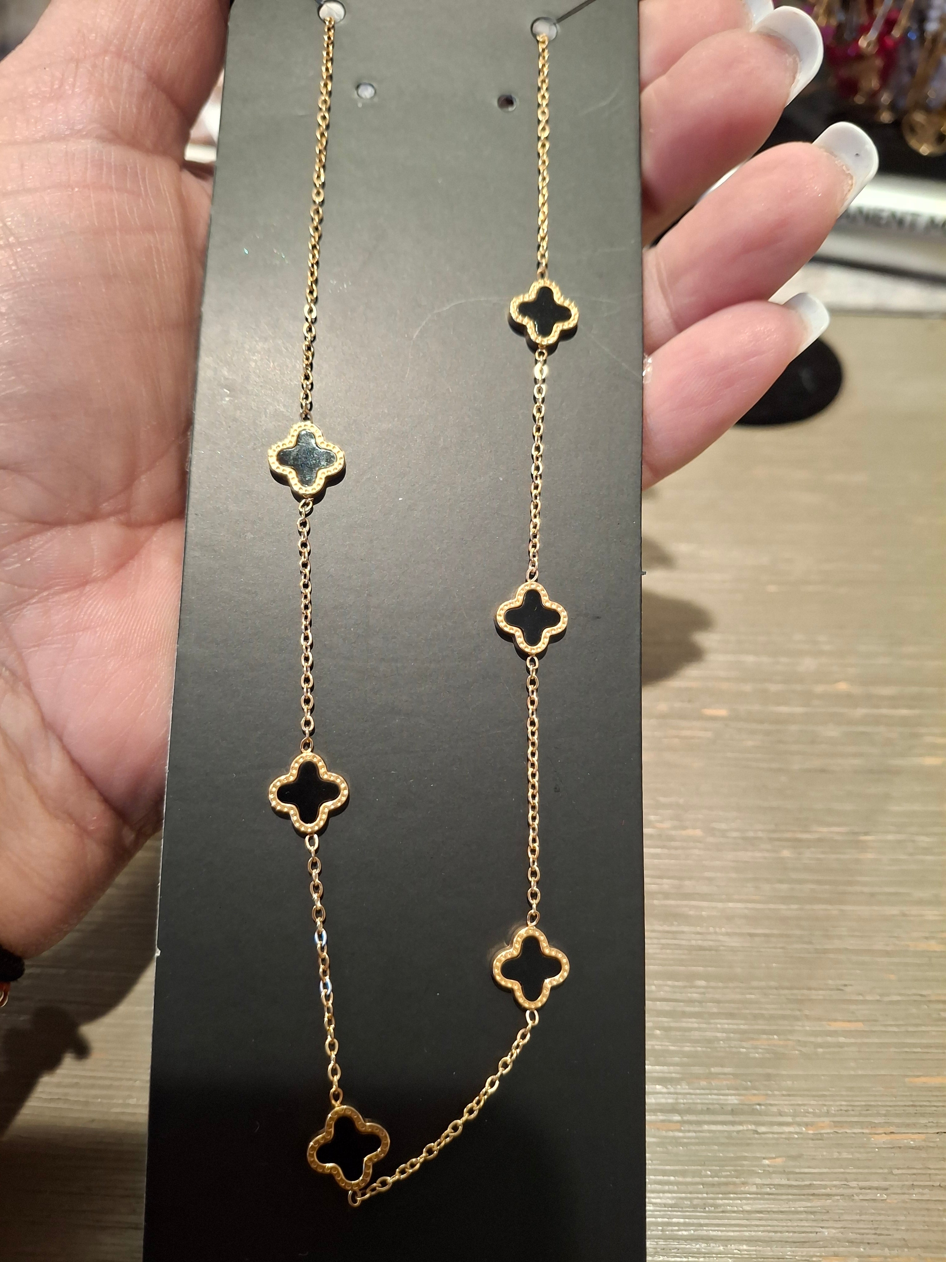 Luxury black flower necklace