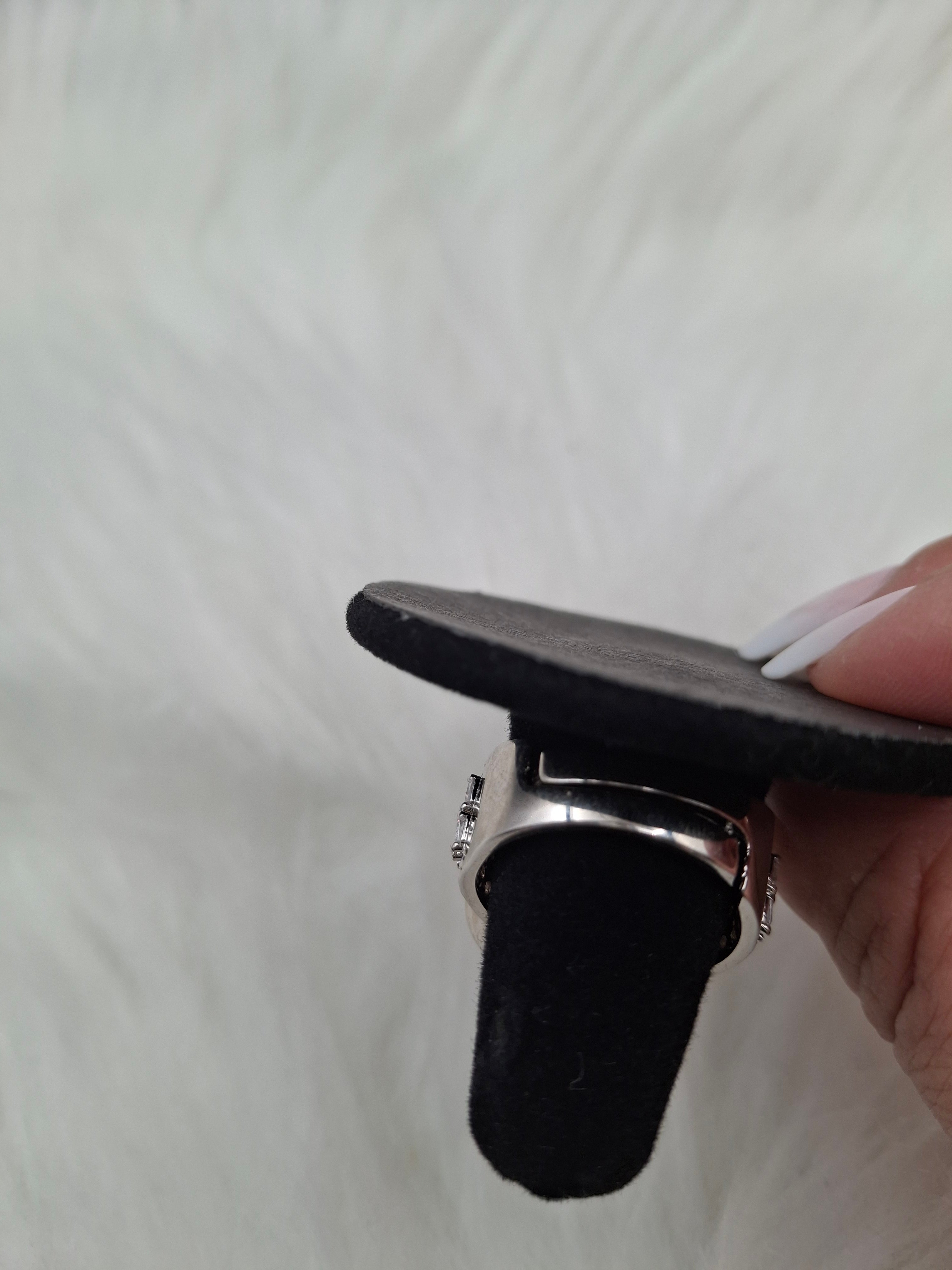 Adjustable diamond ring