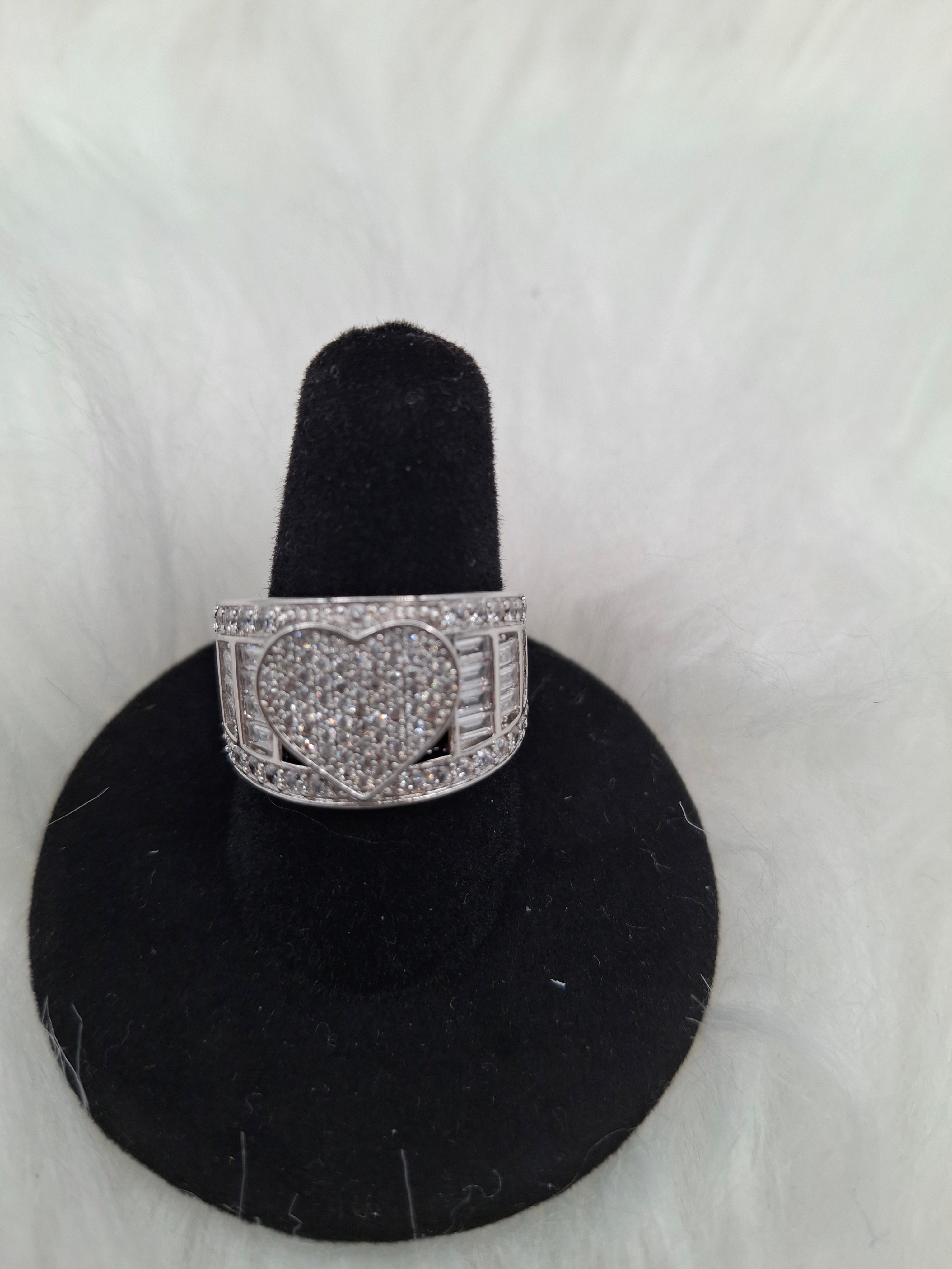 Luxury heart women ring