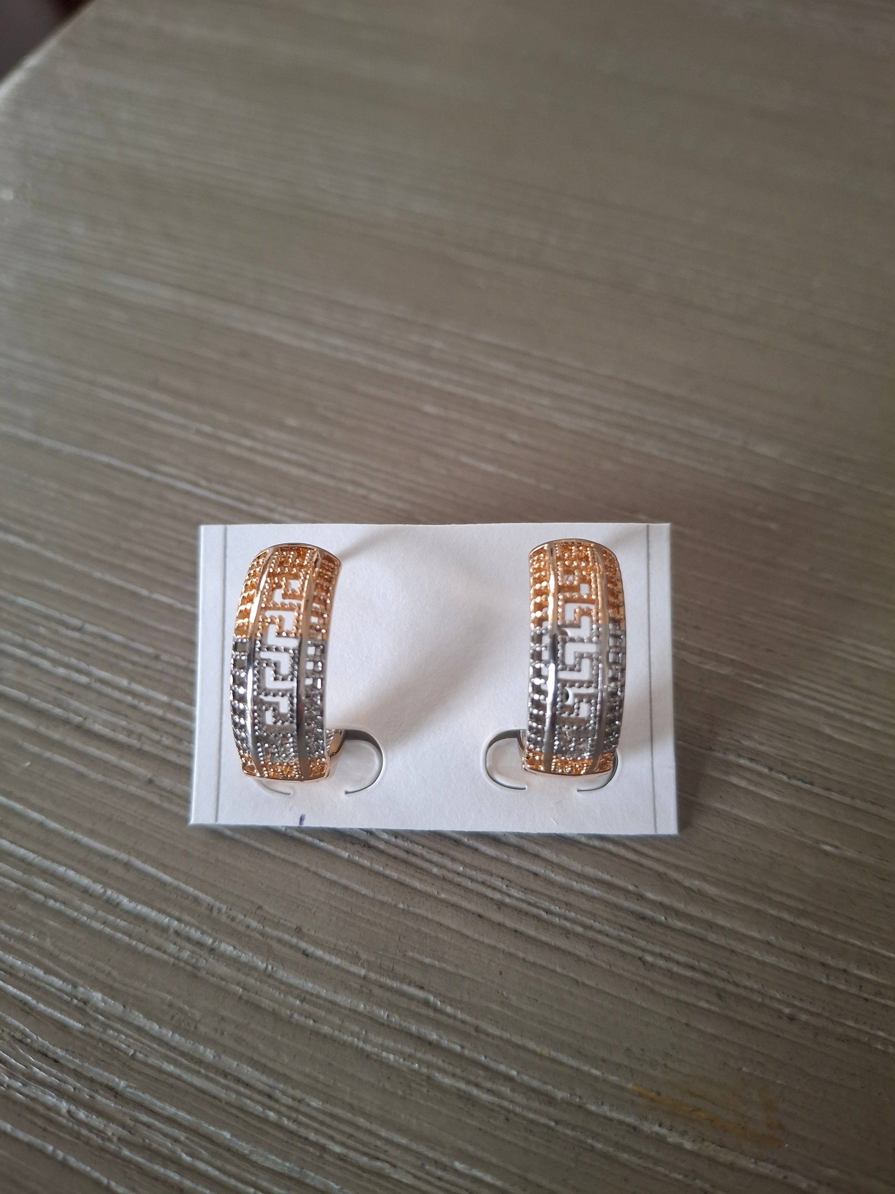 Three color arracaditas