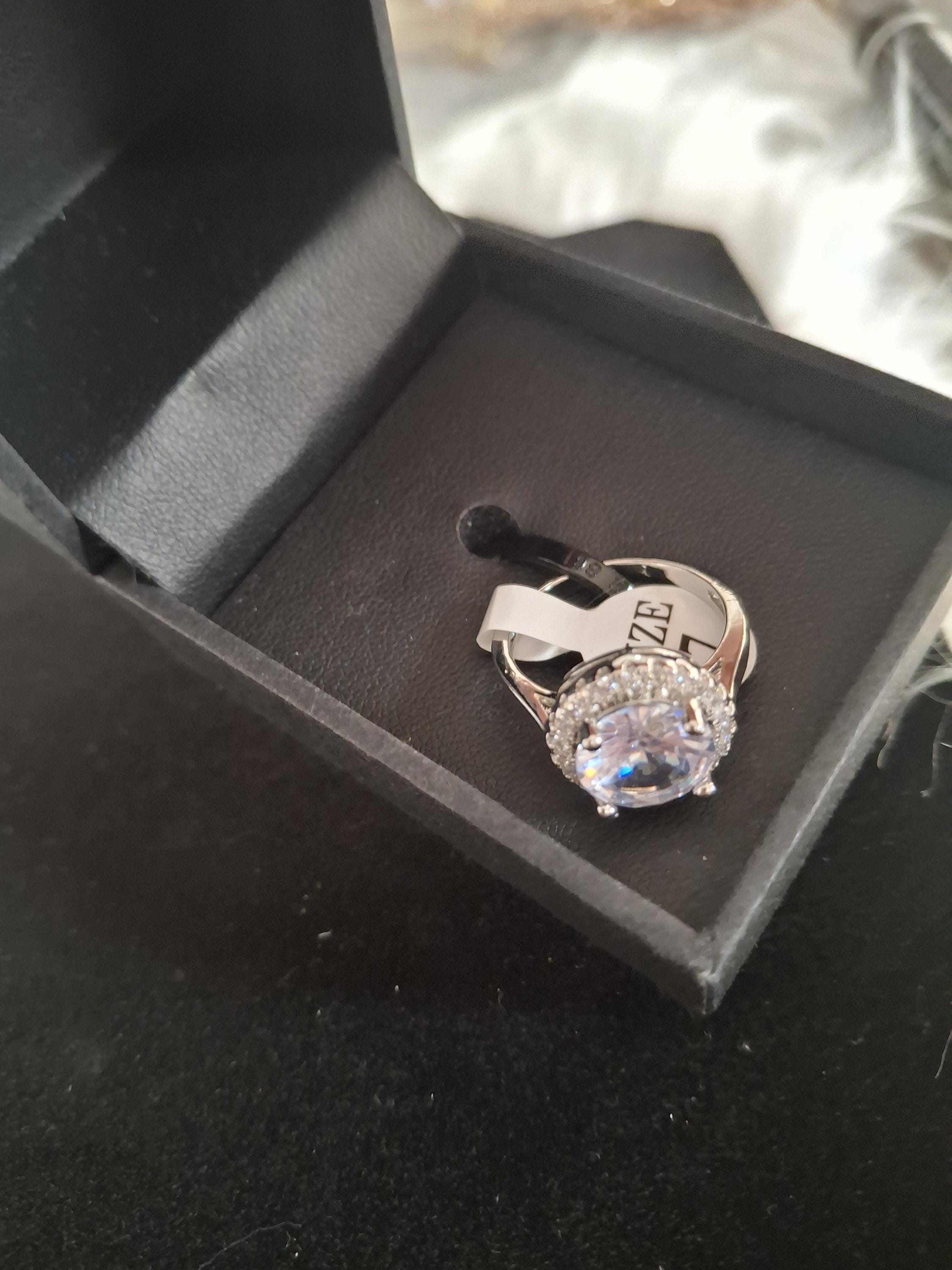 Silver women diamond ring size 7