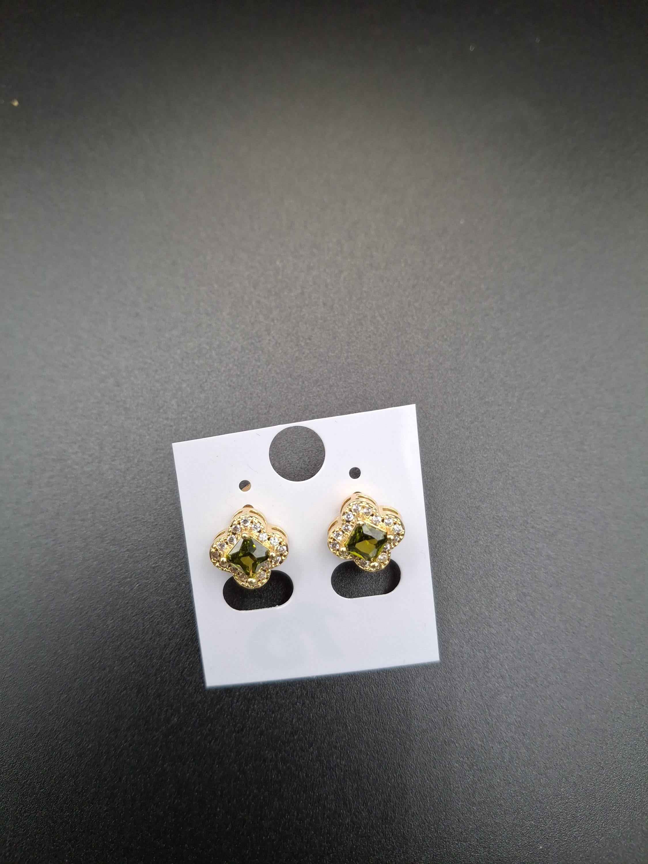 Gold/green earrings
