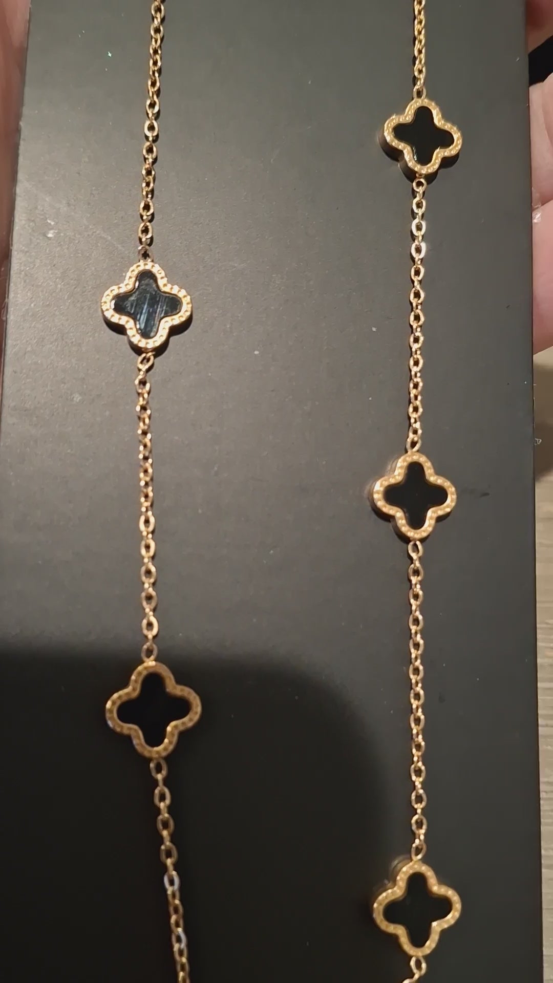 Luxury black flower necklace