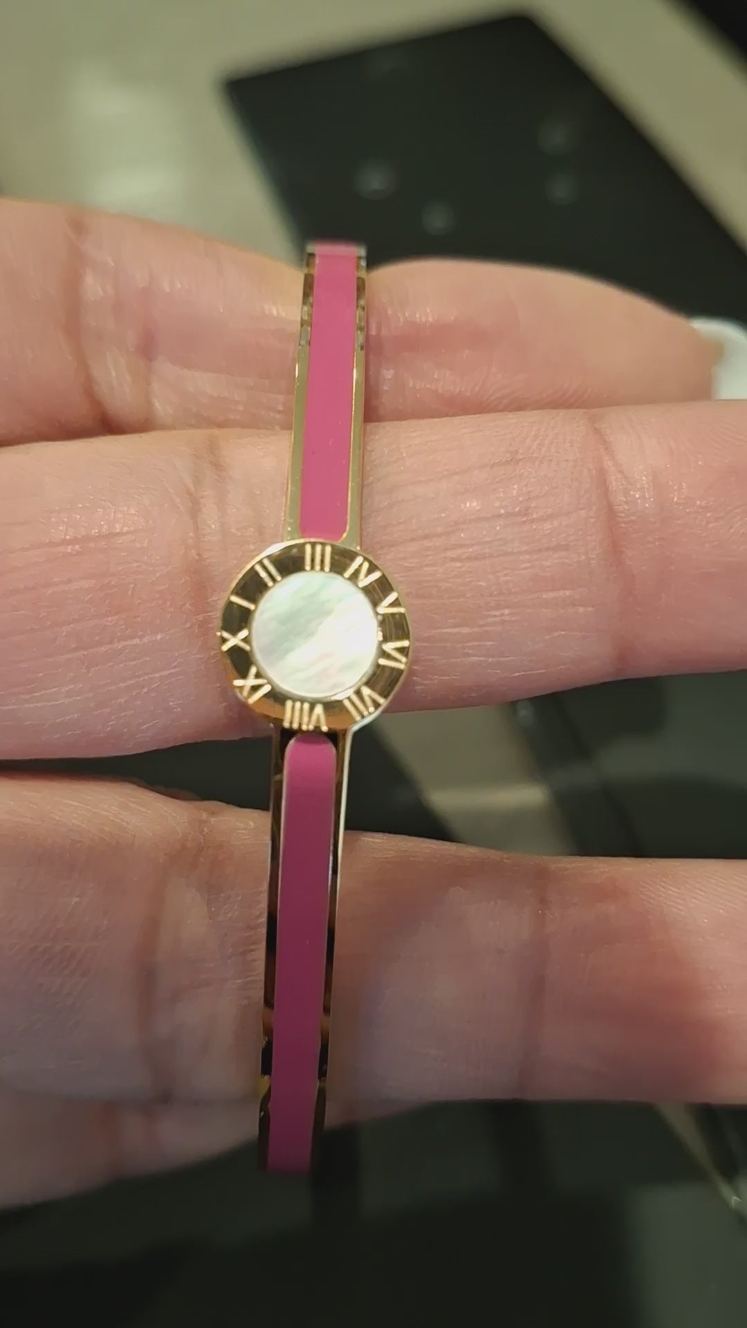 Pink bangle luxury