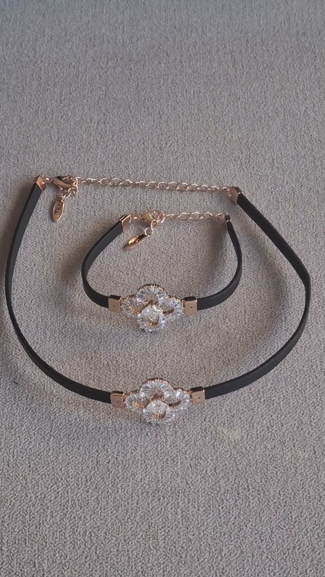 Trebol choker