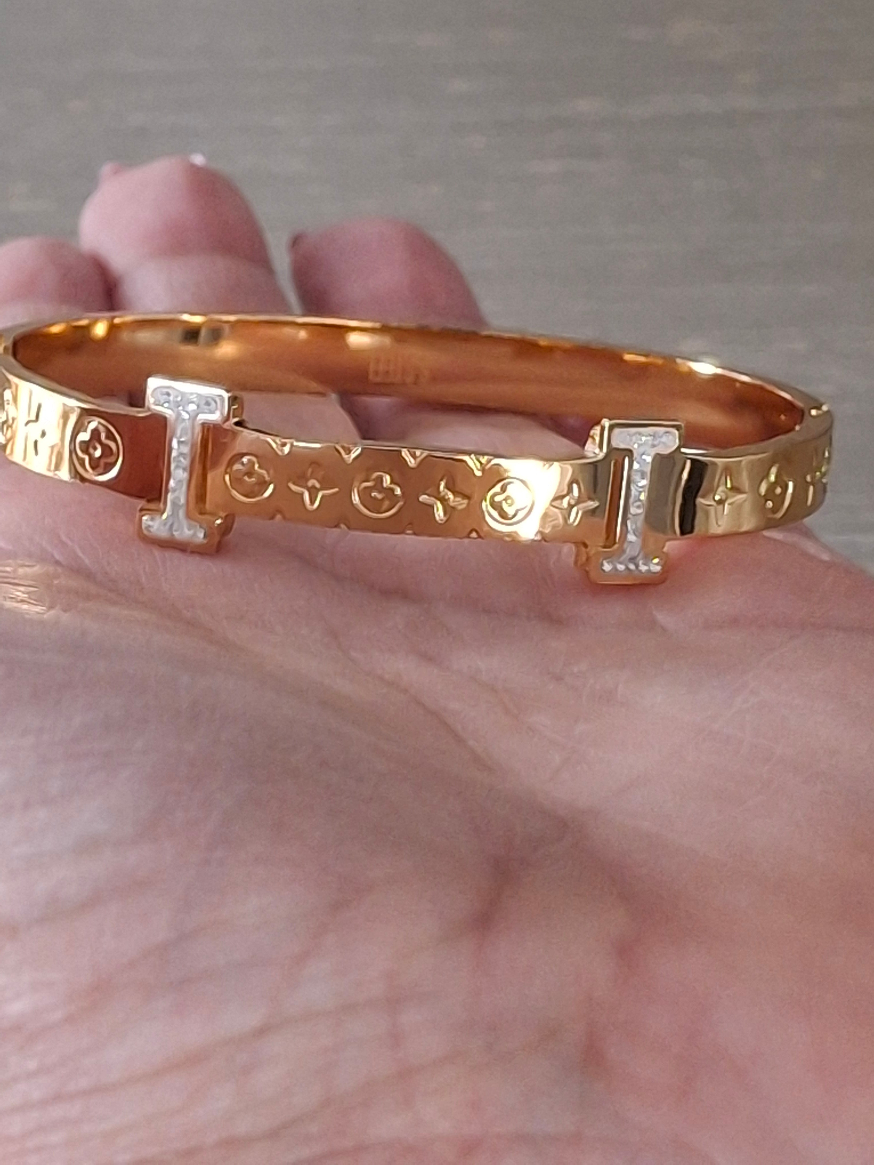 Deluxe flower bangle