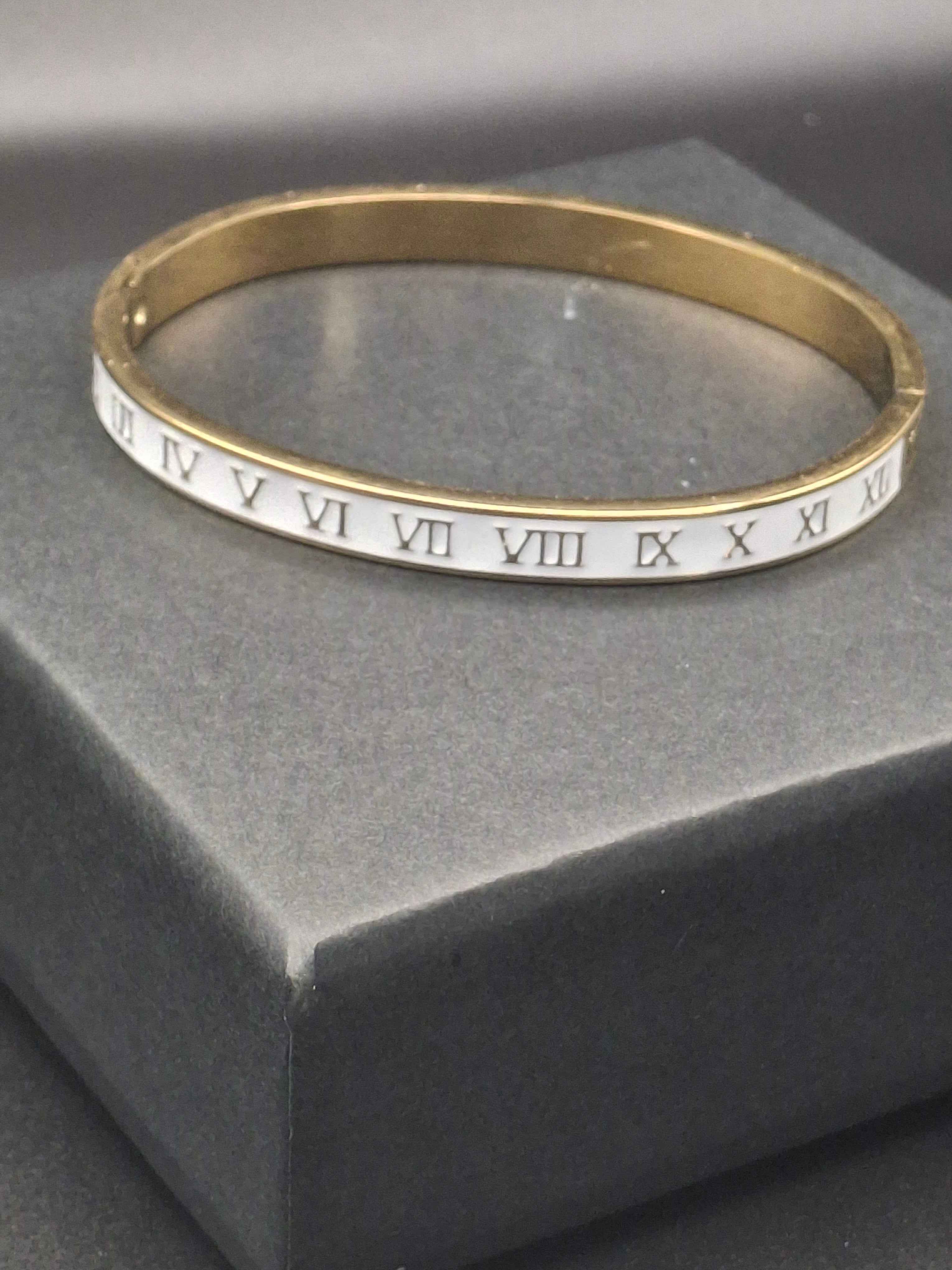 GOLD/WHITE ROMAN BRACELET
