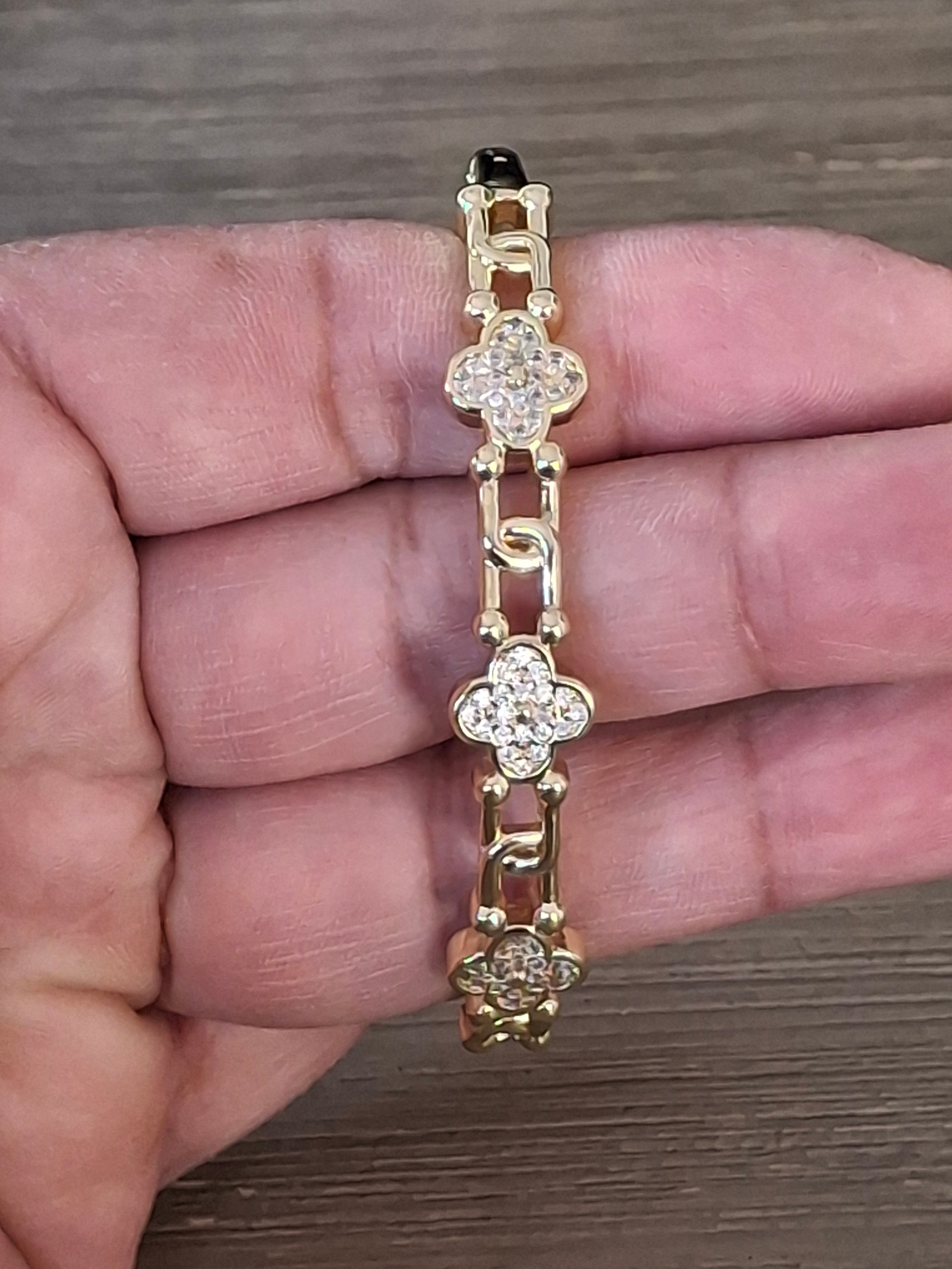 Gold deluxe flower bangle