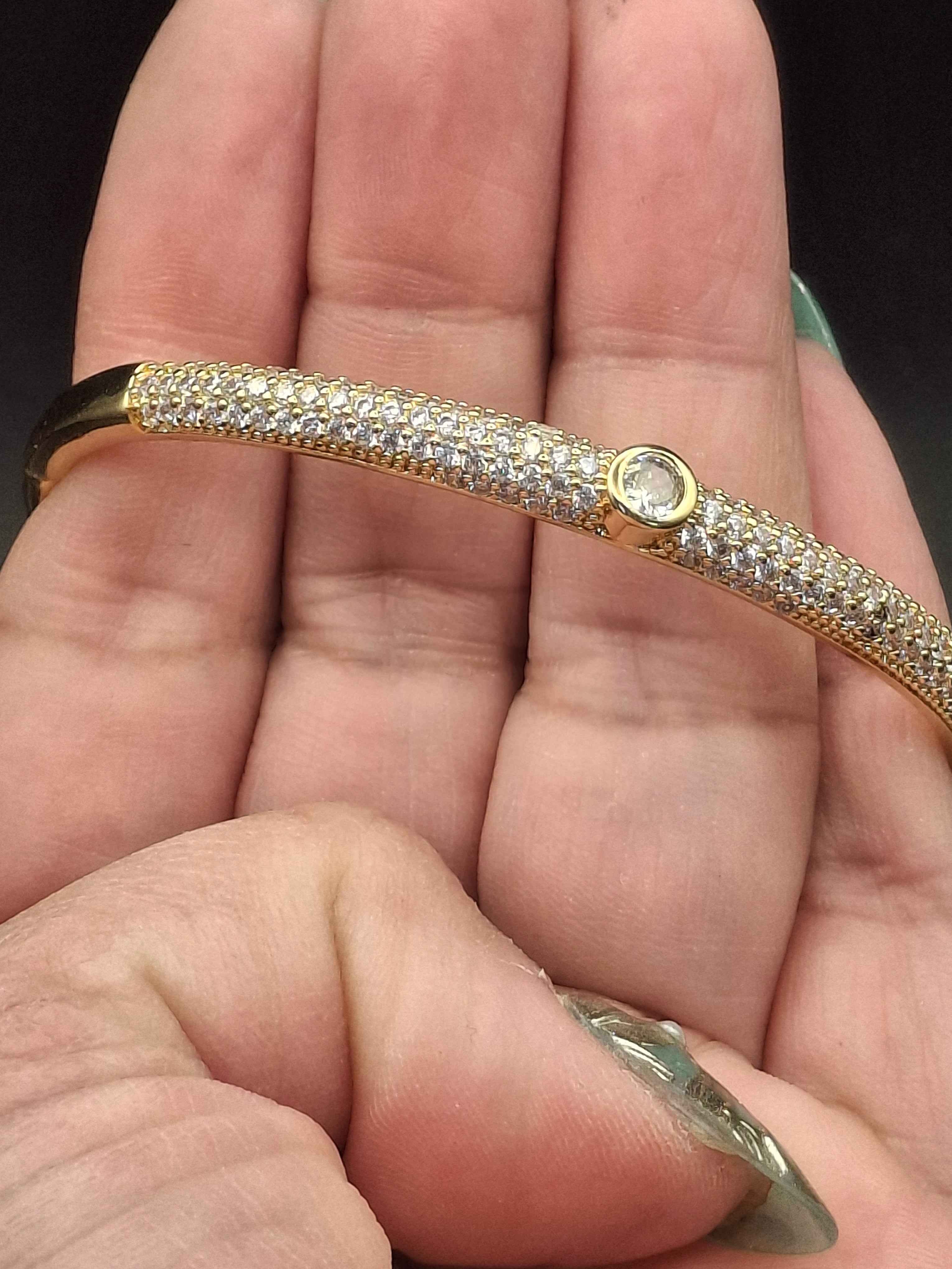 Gold one diamond stone