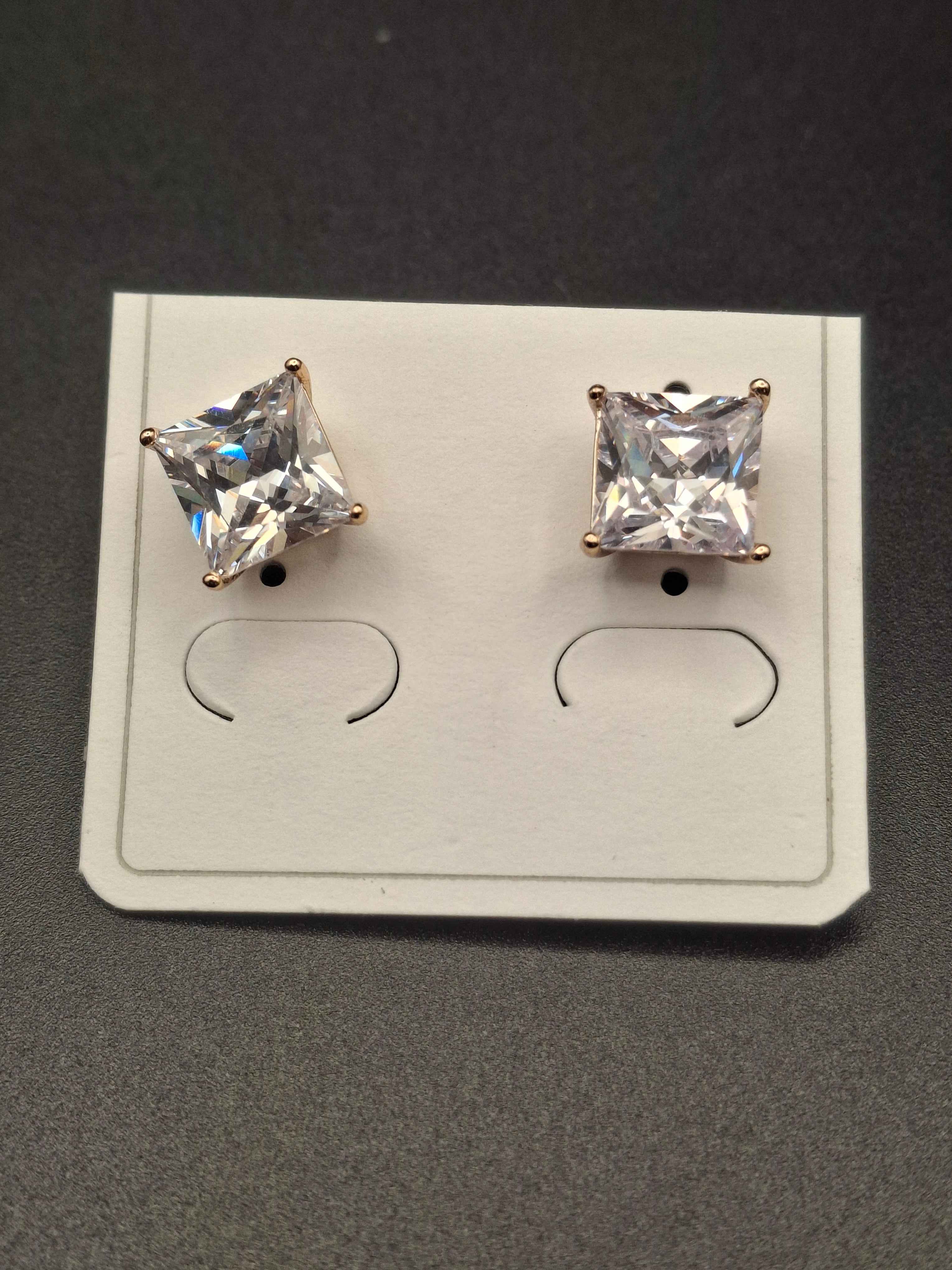 square-studs-diamond-earrings