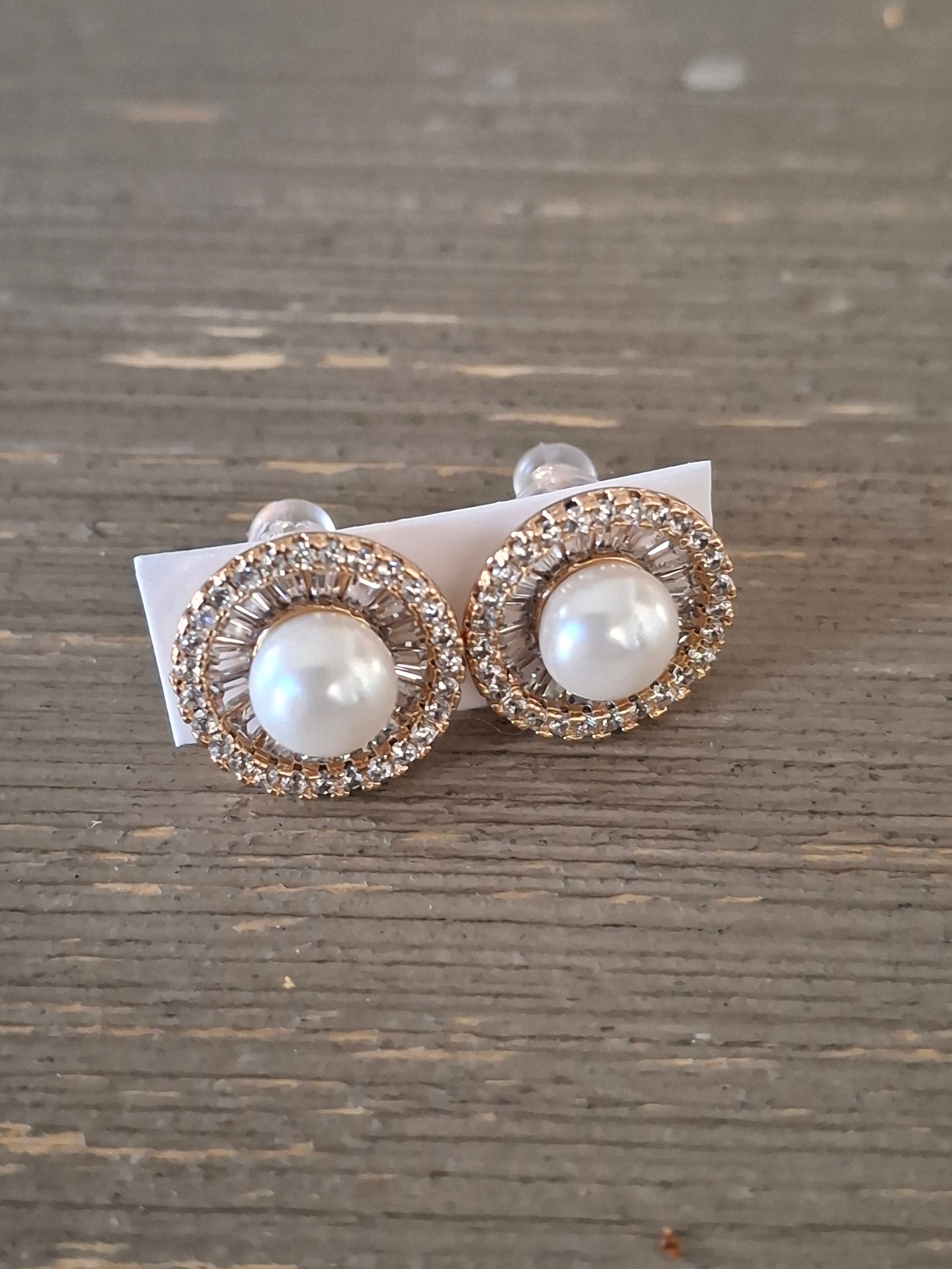 Pearls stud