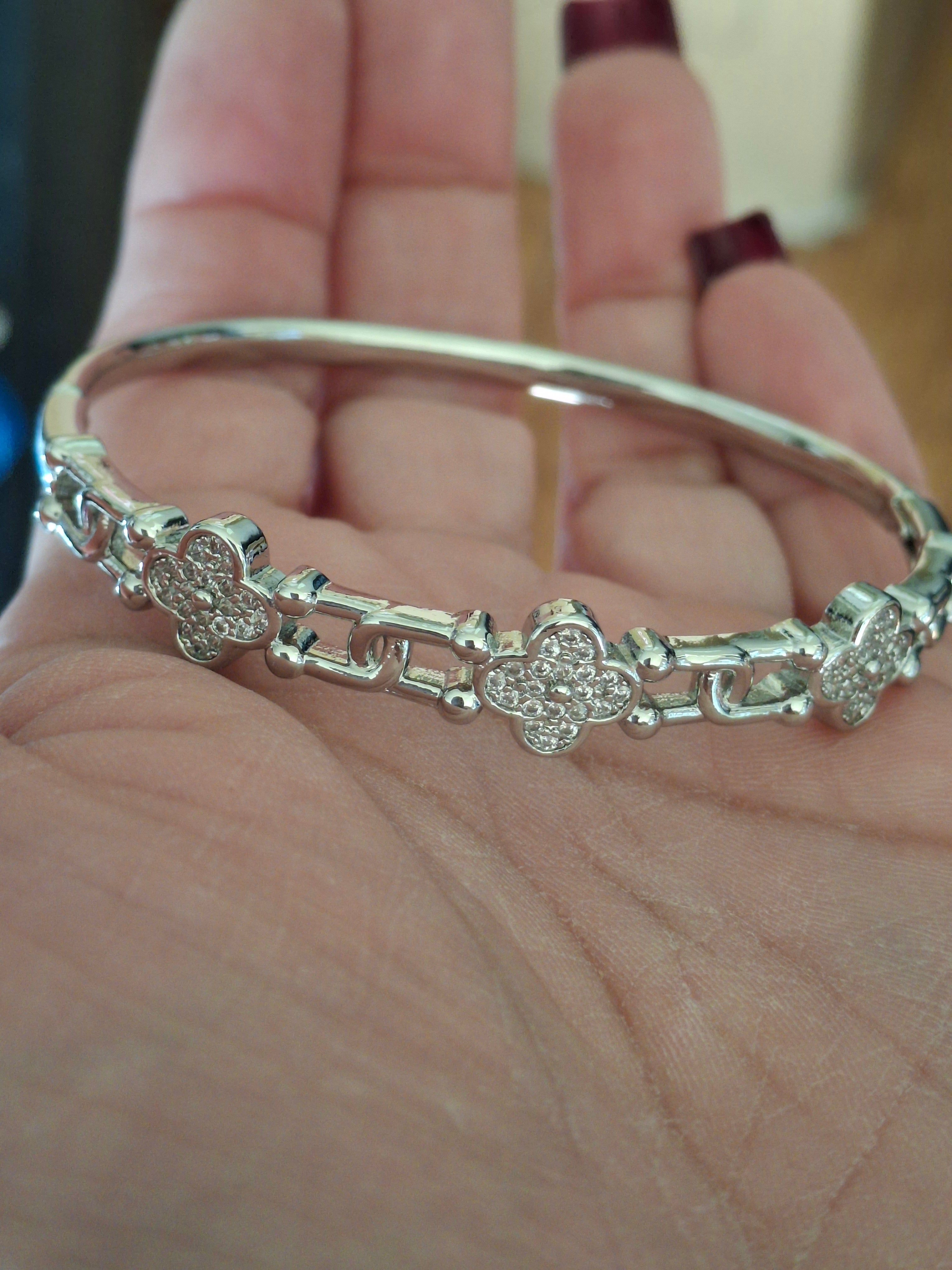 silver-plated-luxury-flower-bangle