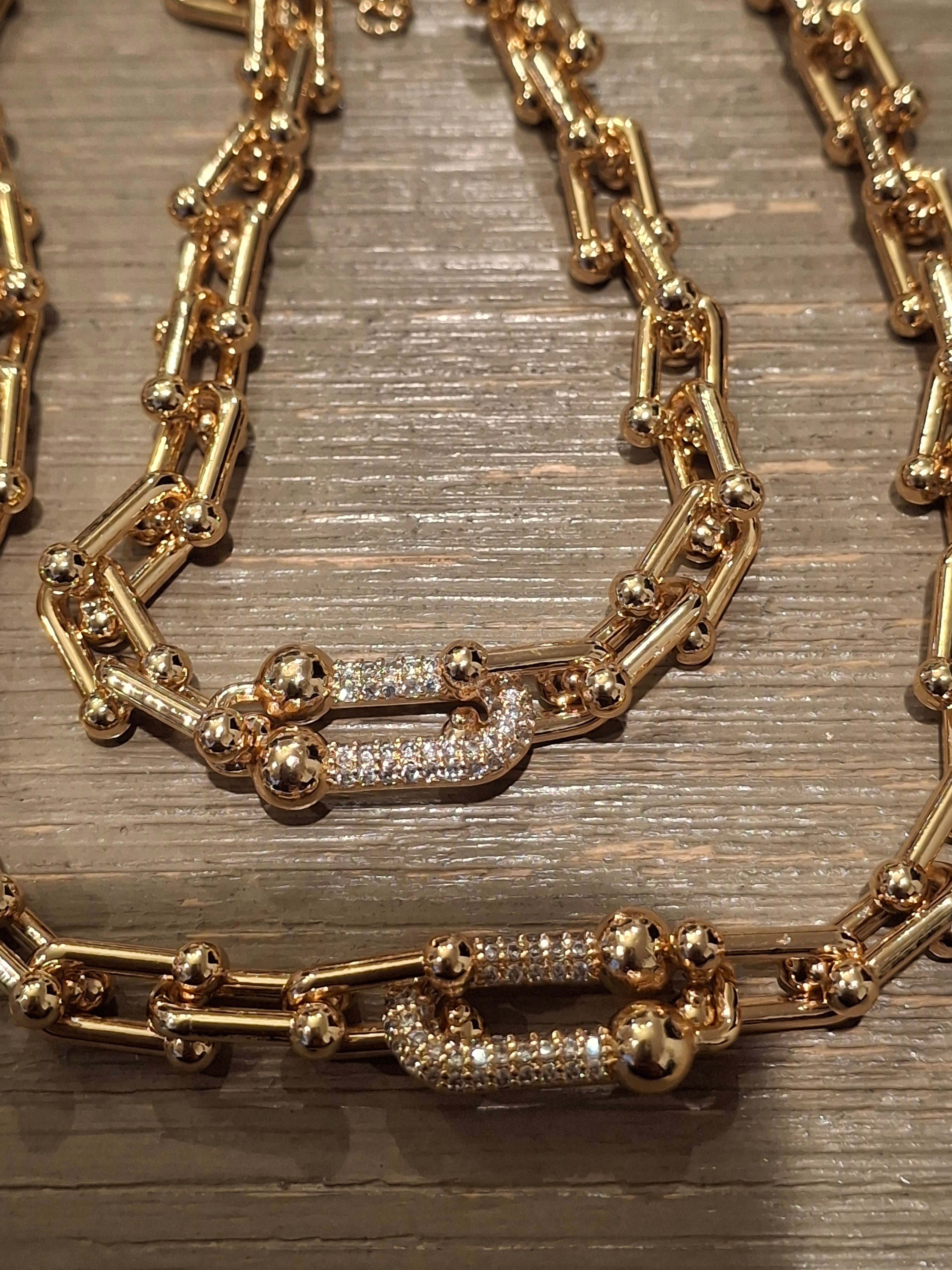 gold-sparkly-jewelry