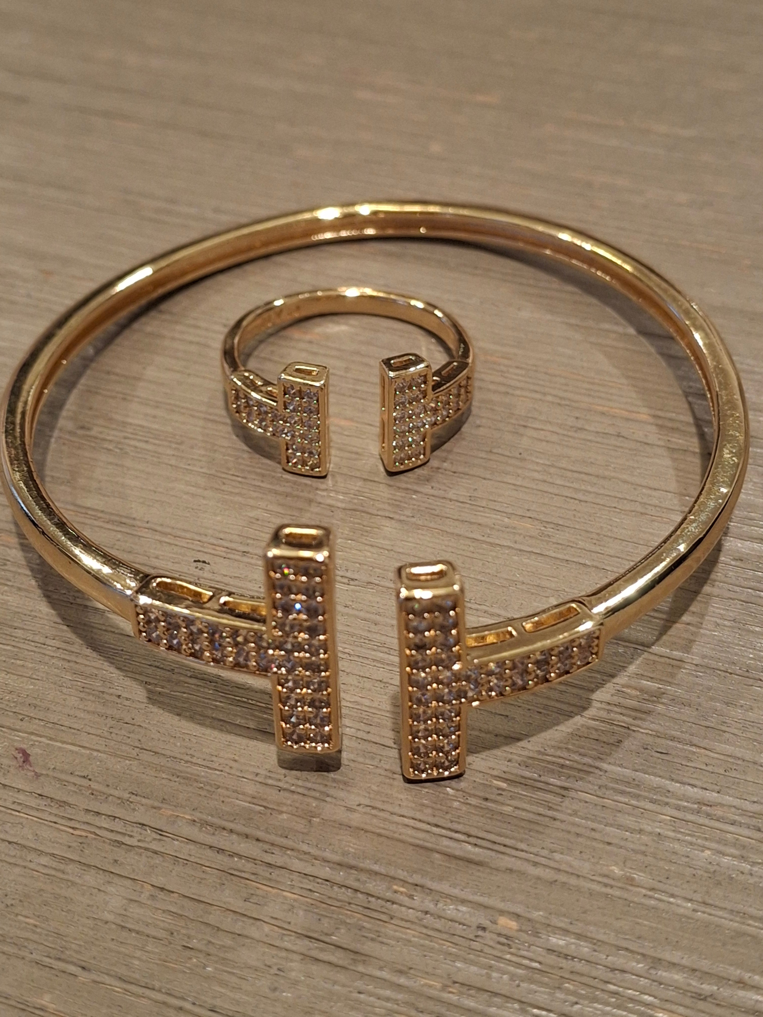 Gold T set