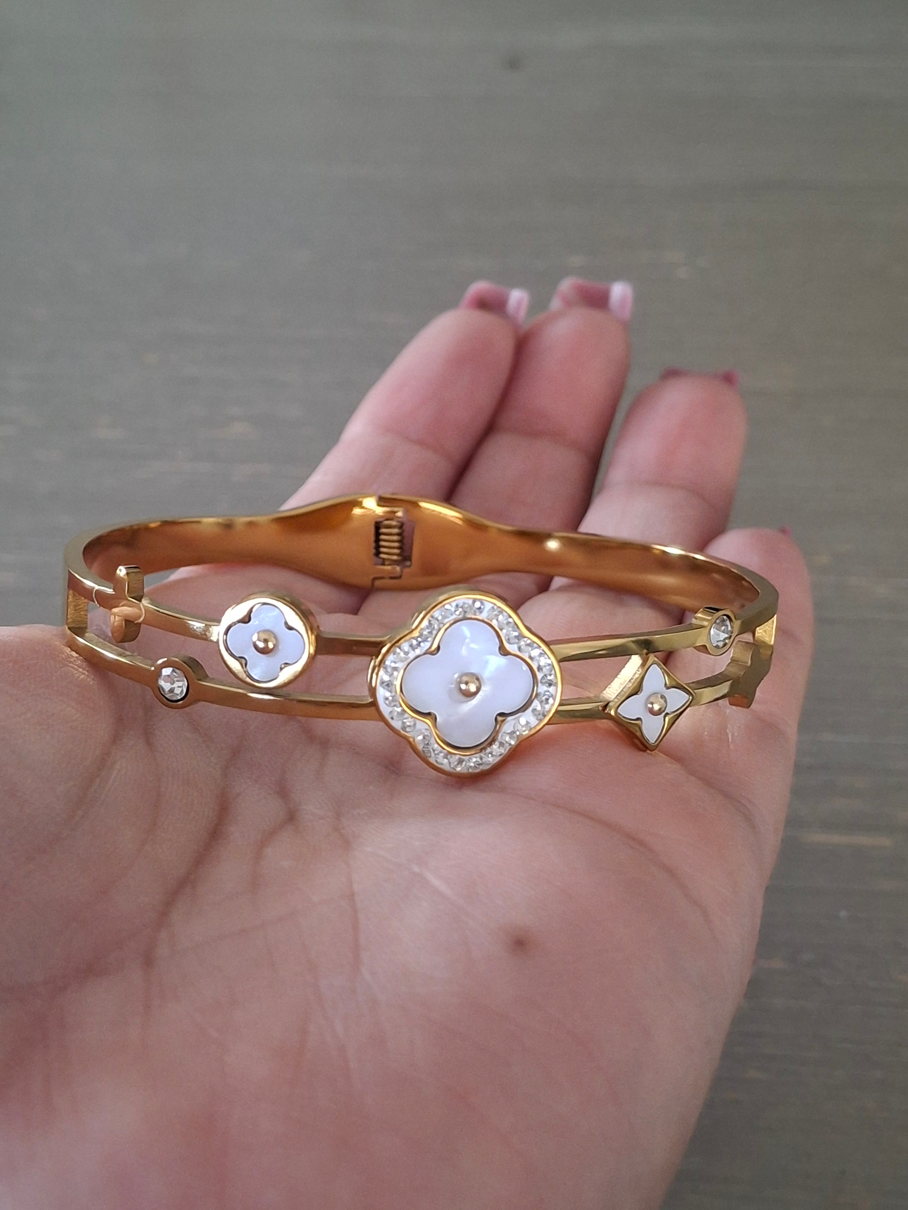 White flower bangle