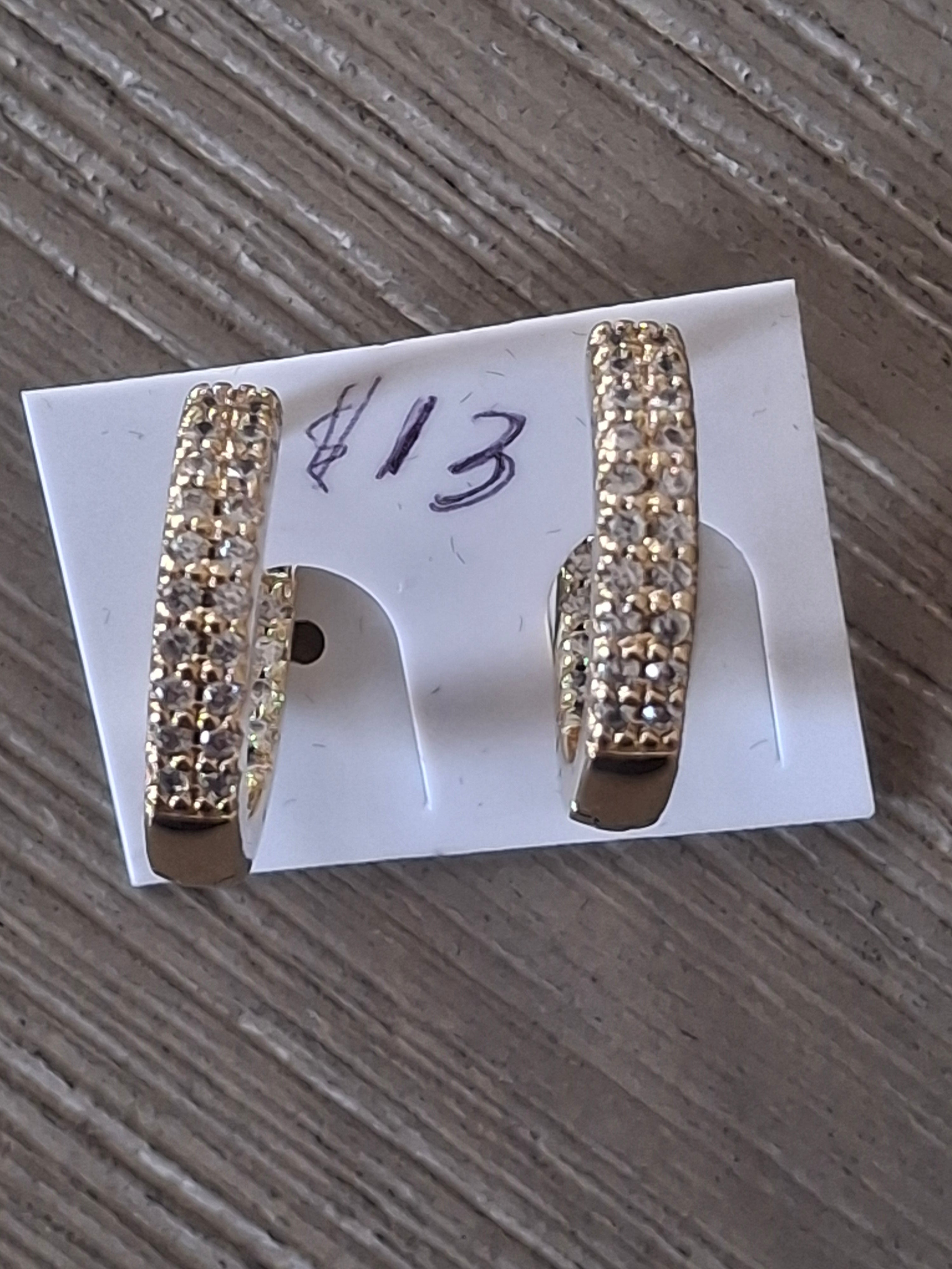 Gold little arracadas