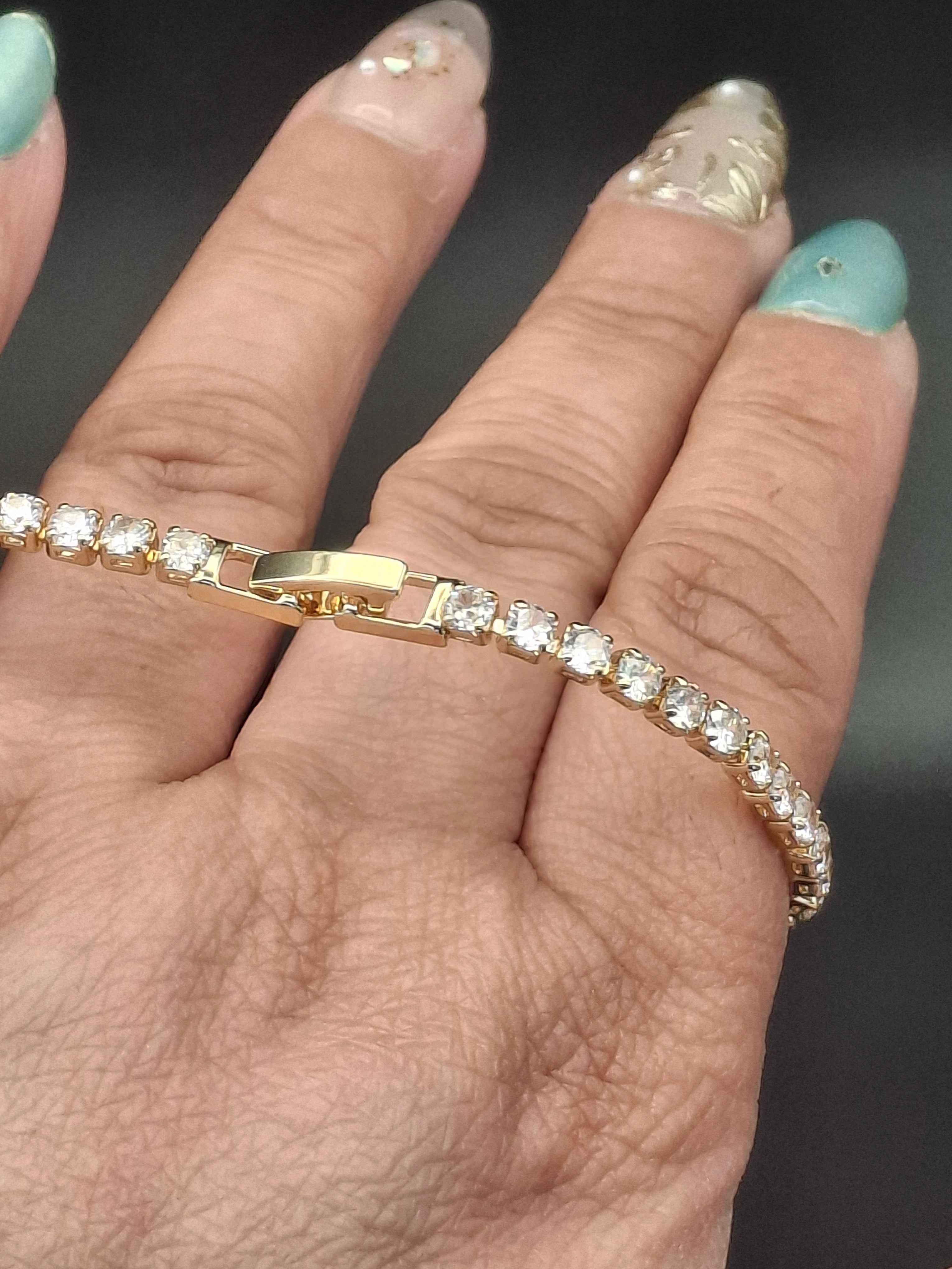 Luxury green flower bracelet