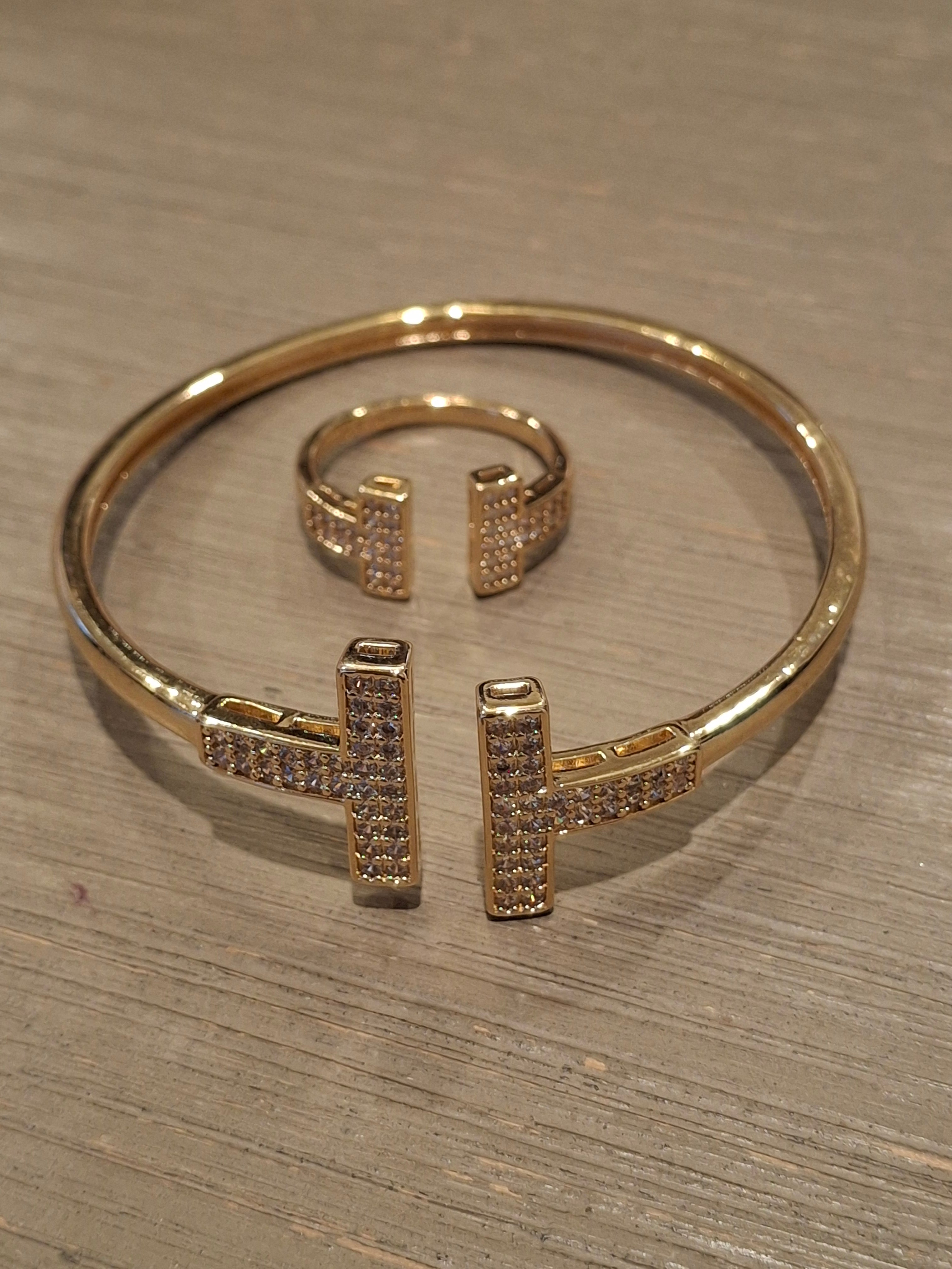 Gold T set