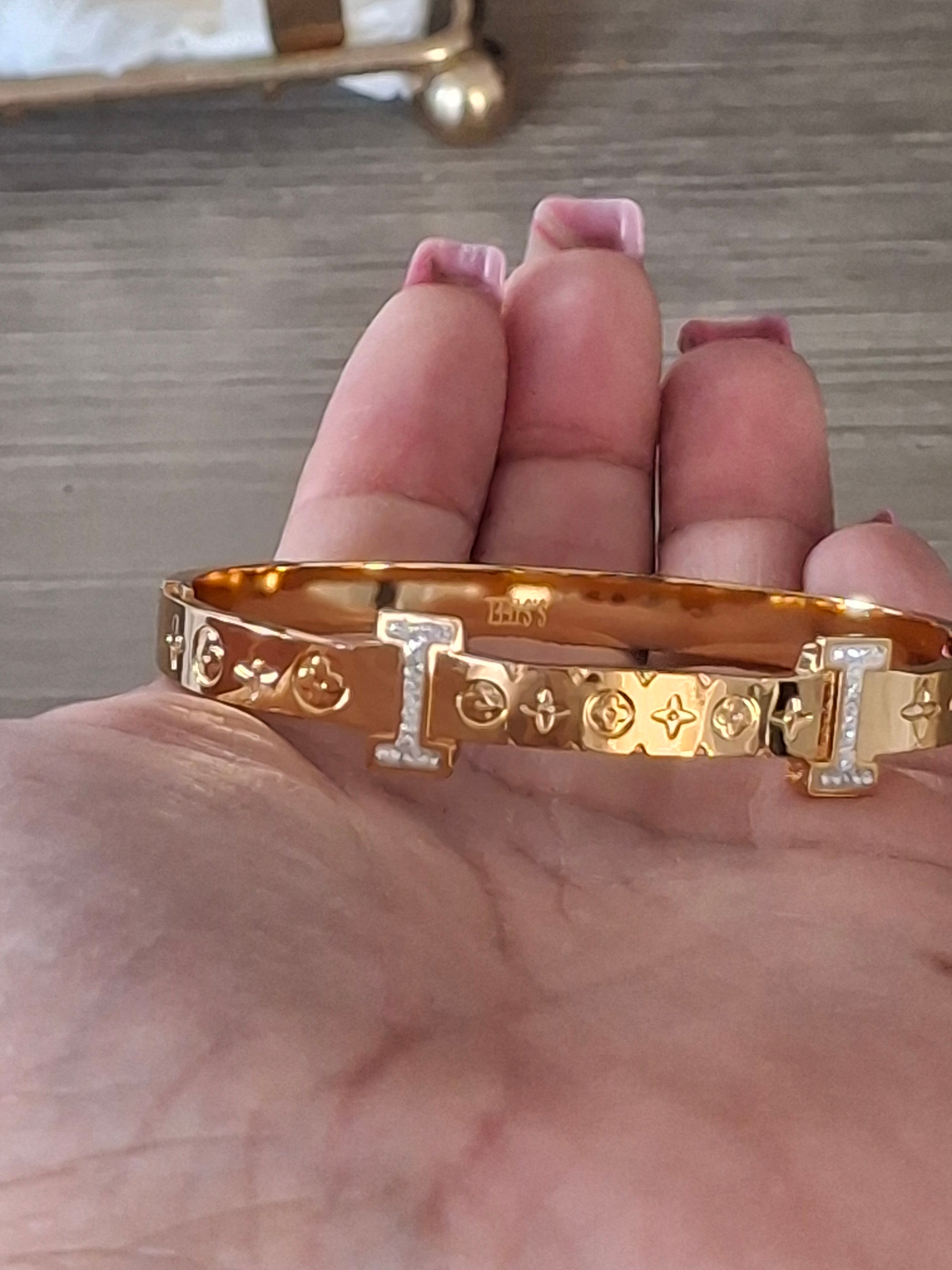 Deluxe flower bangle