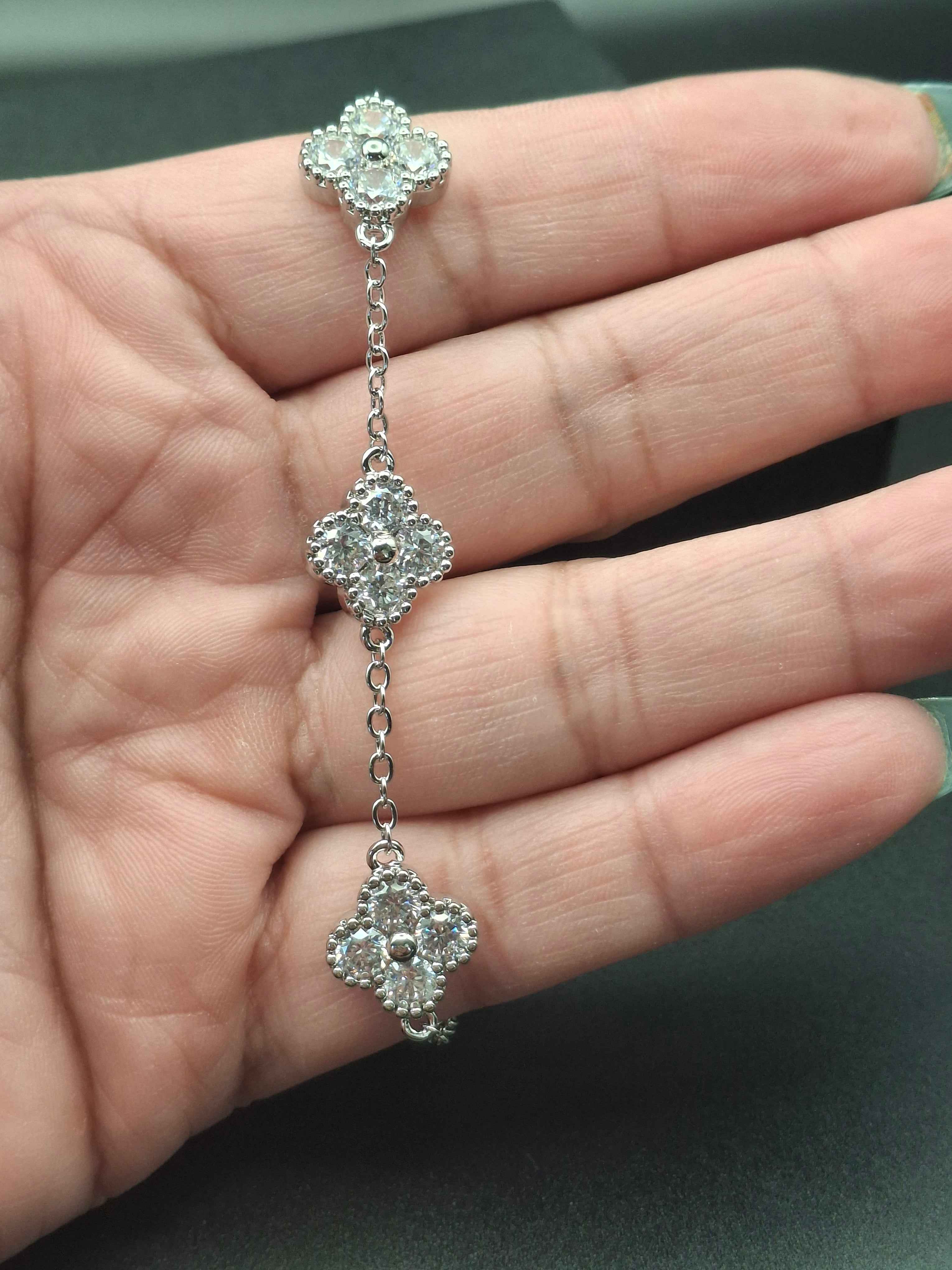 stainless-steel-flower-bracelet