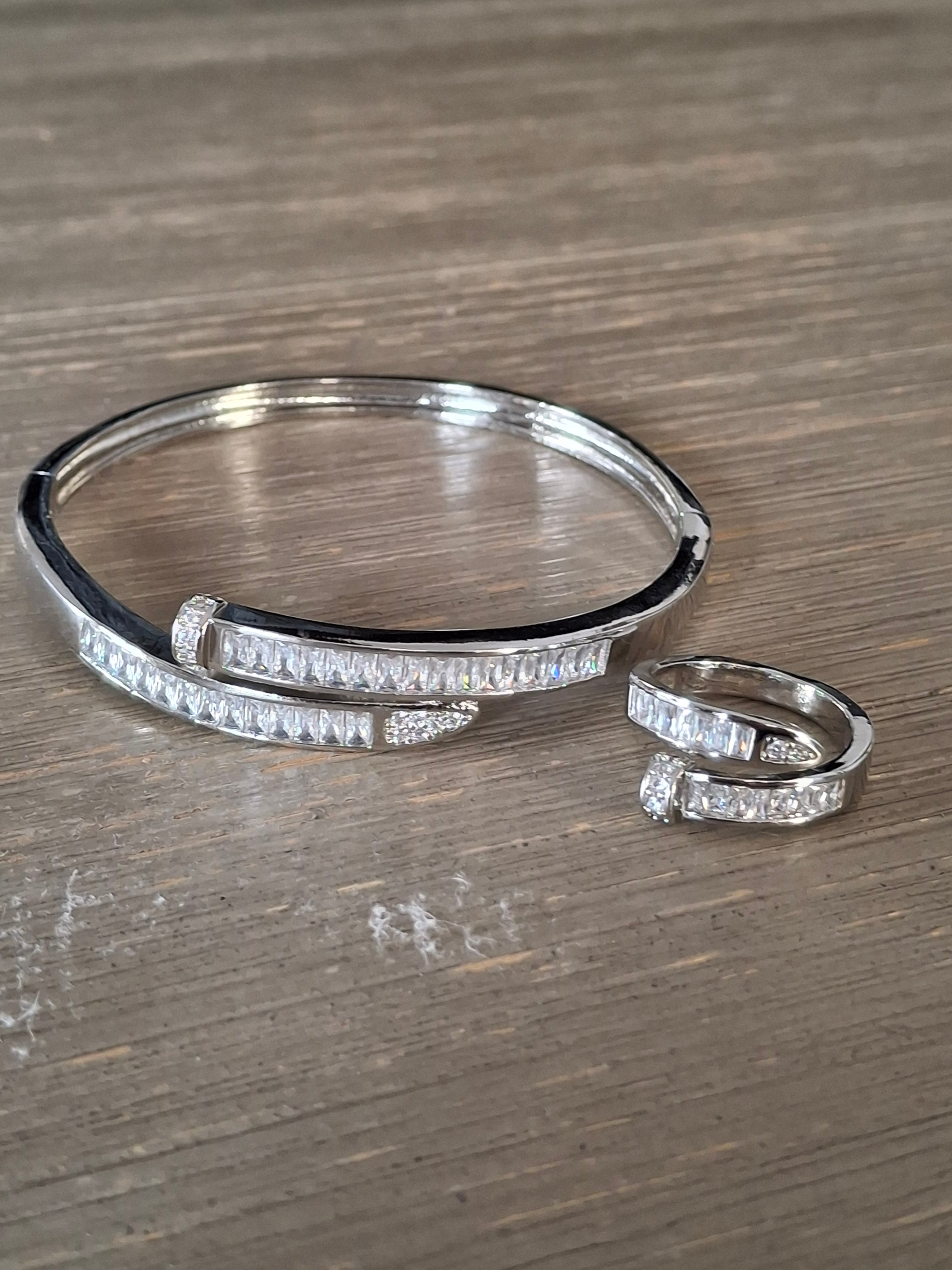 silver-plated-bracelet-and-ring-clavo