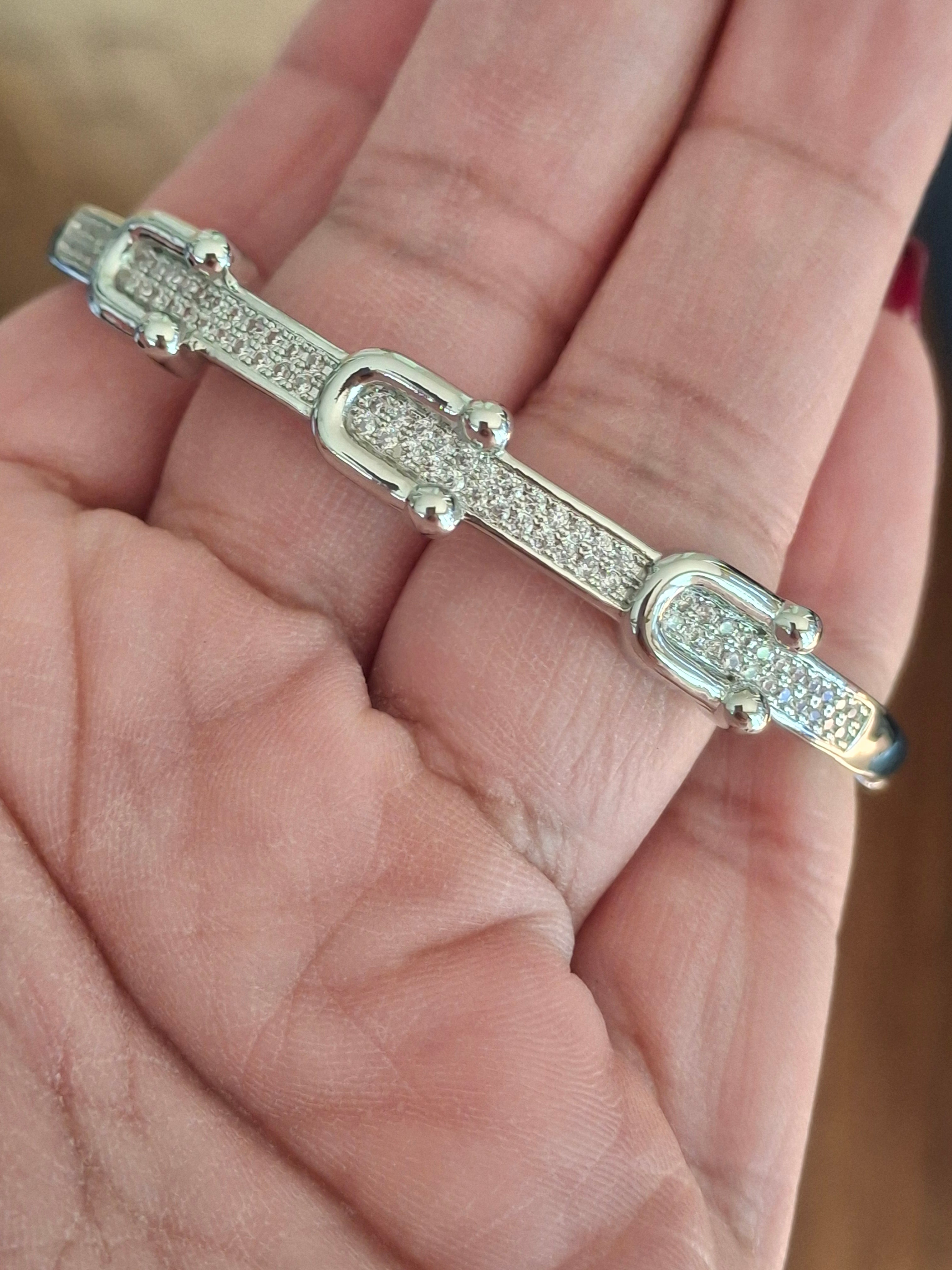 stainless-steel-belt-bangle