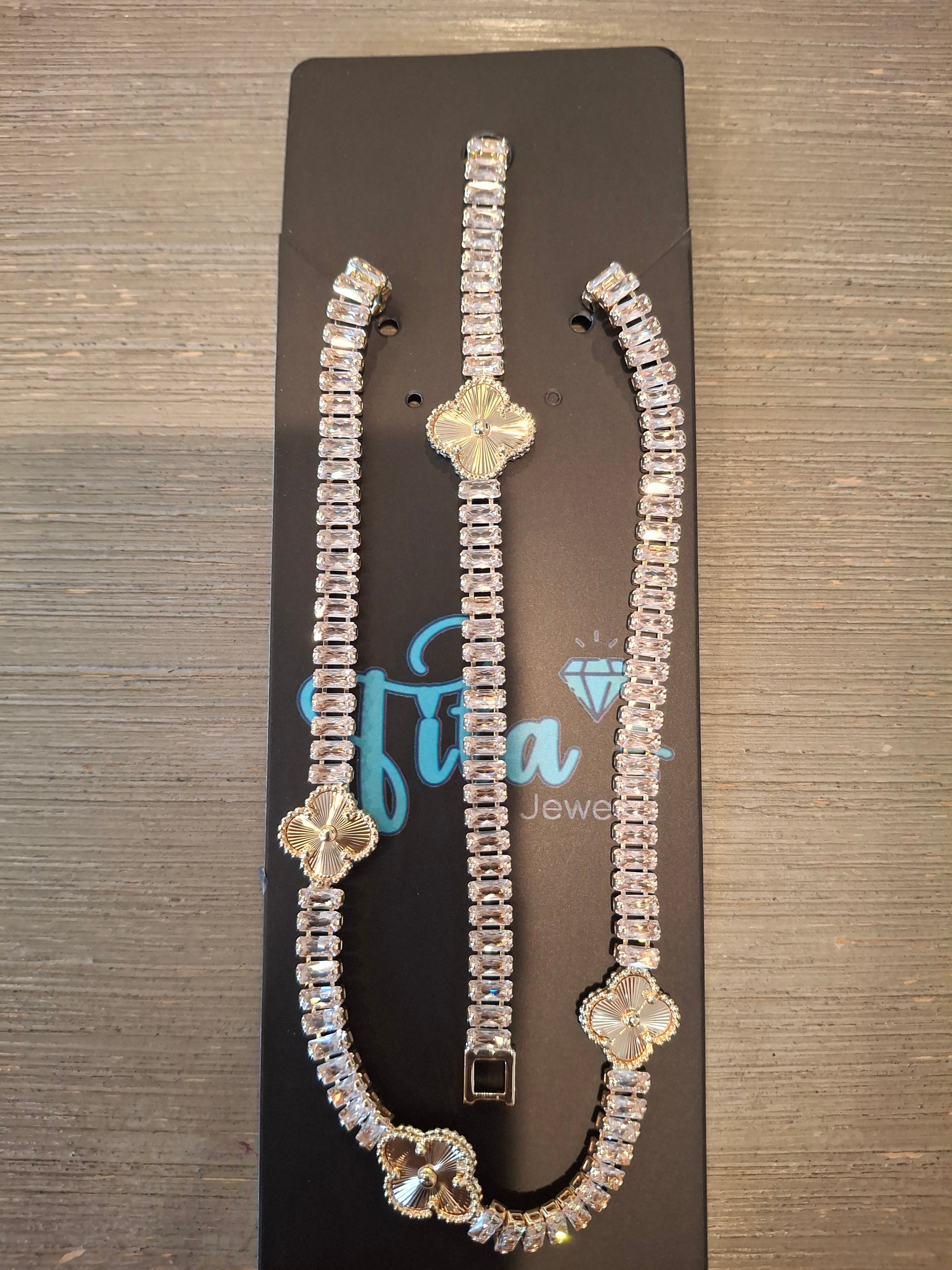 Luxury rose gold trebol set