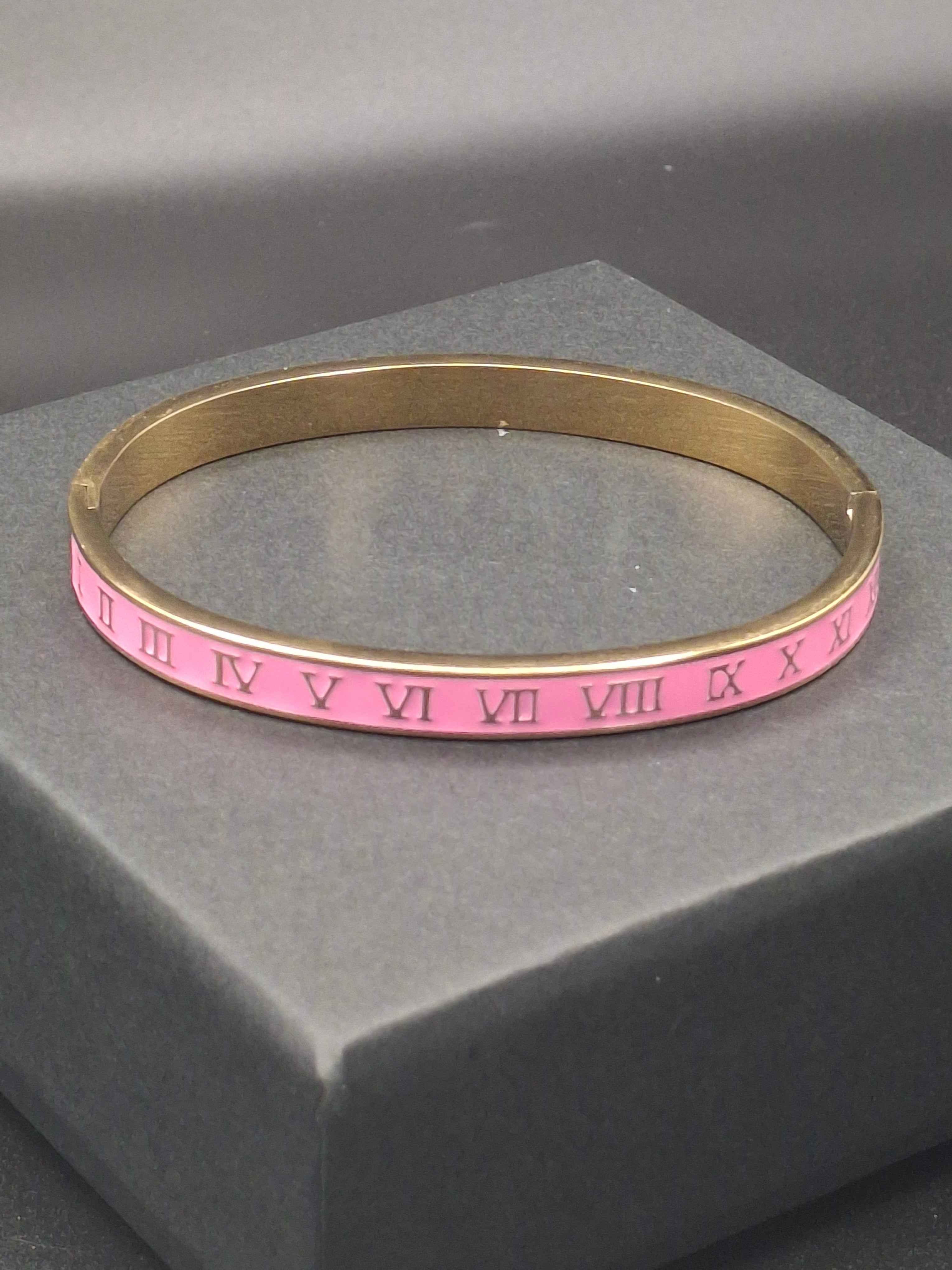 Gold/ fucsia roman bracelet