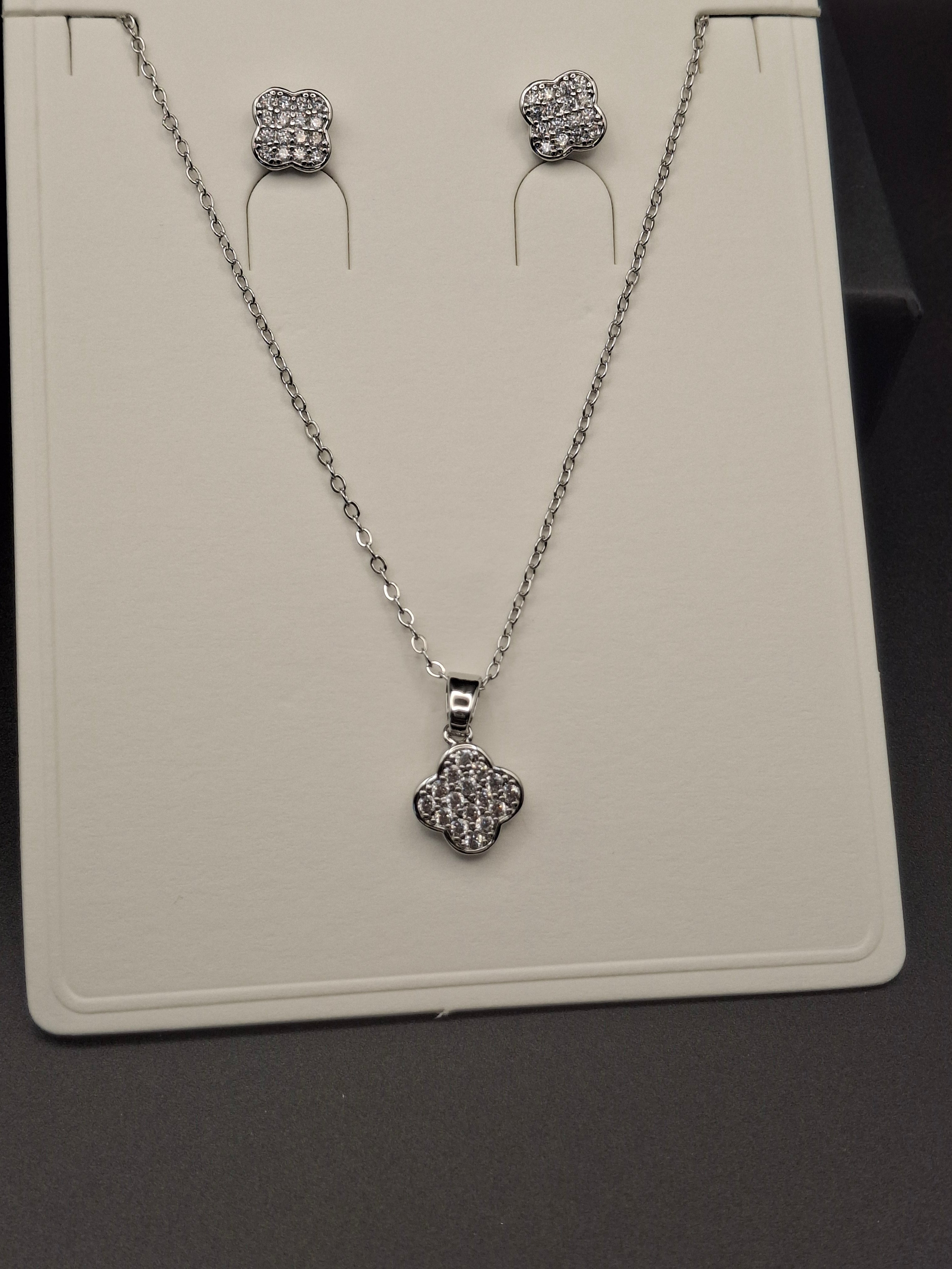 Silver luxury flower set